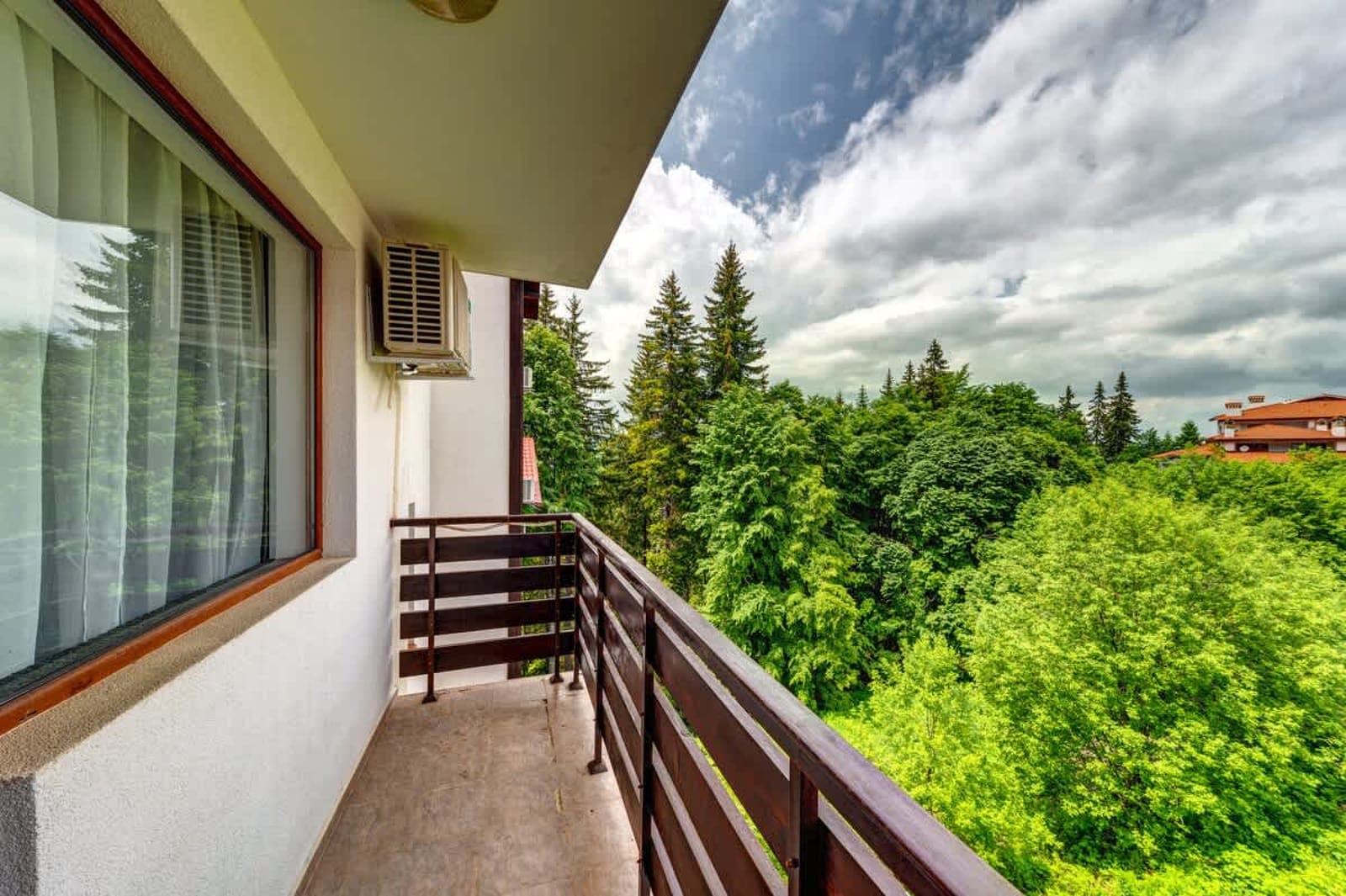Villa Kometa  – 1BD Apt with Balcony &amp; Forest View - Photo 2