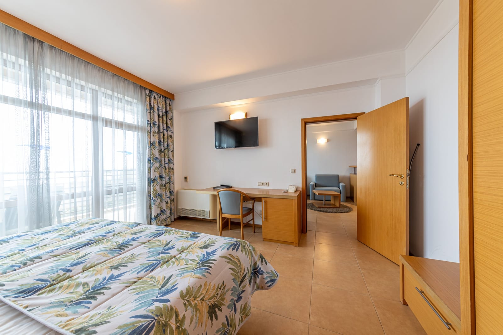 Deluxe Two Story Apartment in the Flamingo Grand Hotel - Photo 10