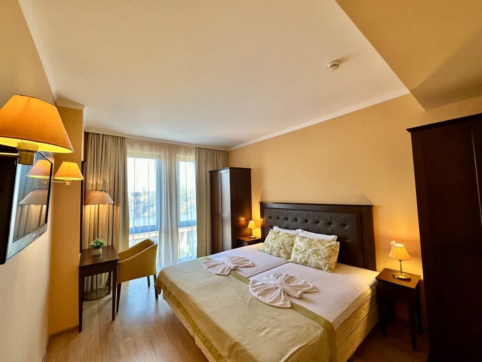 Cozy two bedroom in Royal Beach - Photo 34