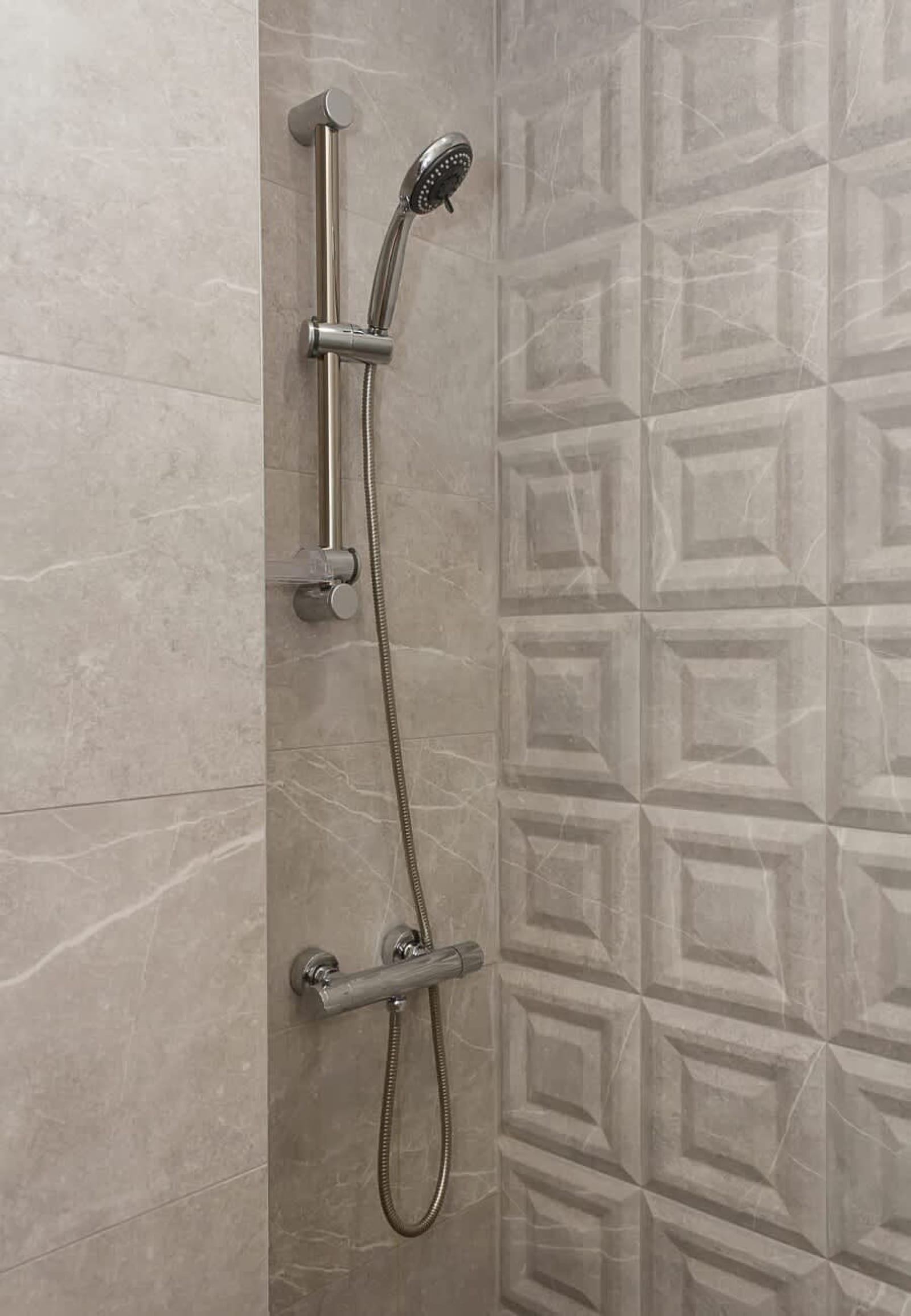 2BD Home In The Heart Of Varna with Parking - Blue - Photo 18