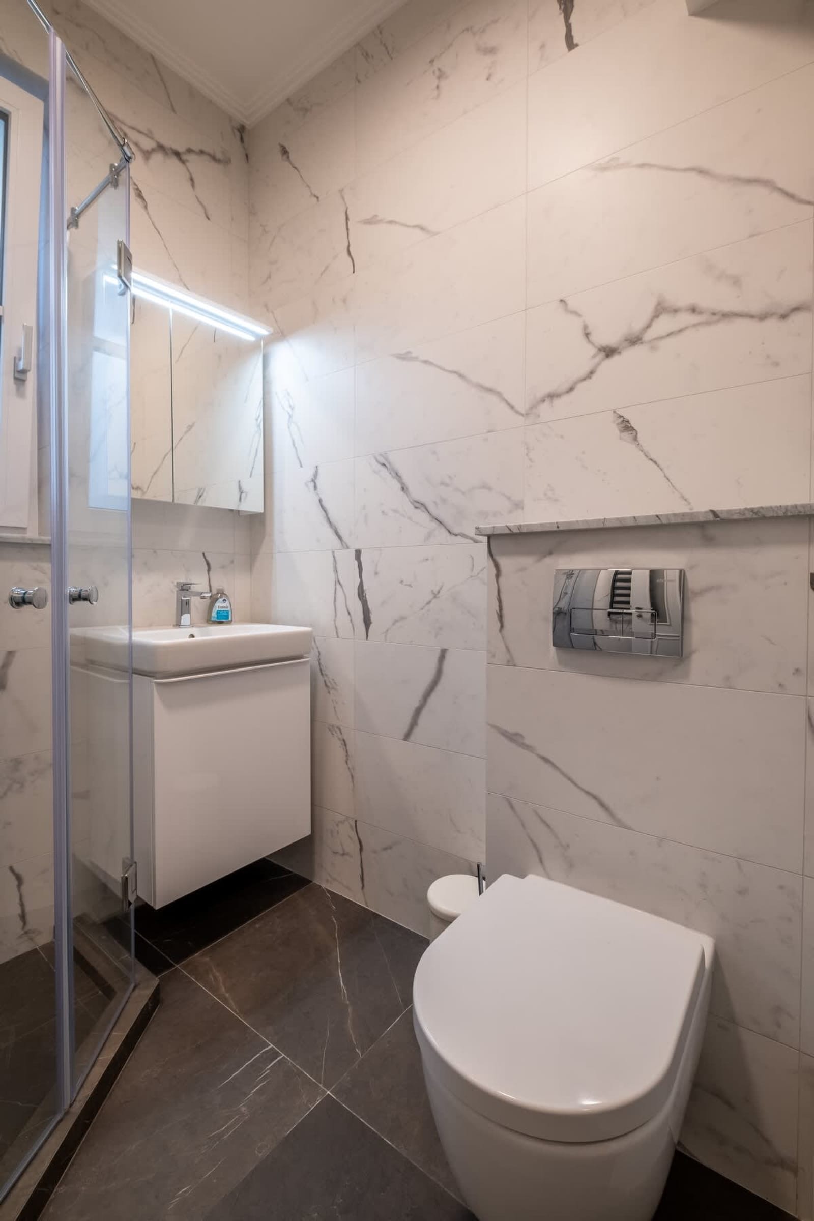 Sofia’s Classy Blu -2 Bedrooms - Photo 33