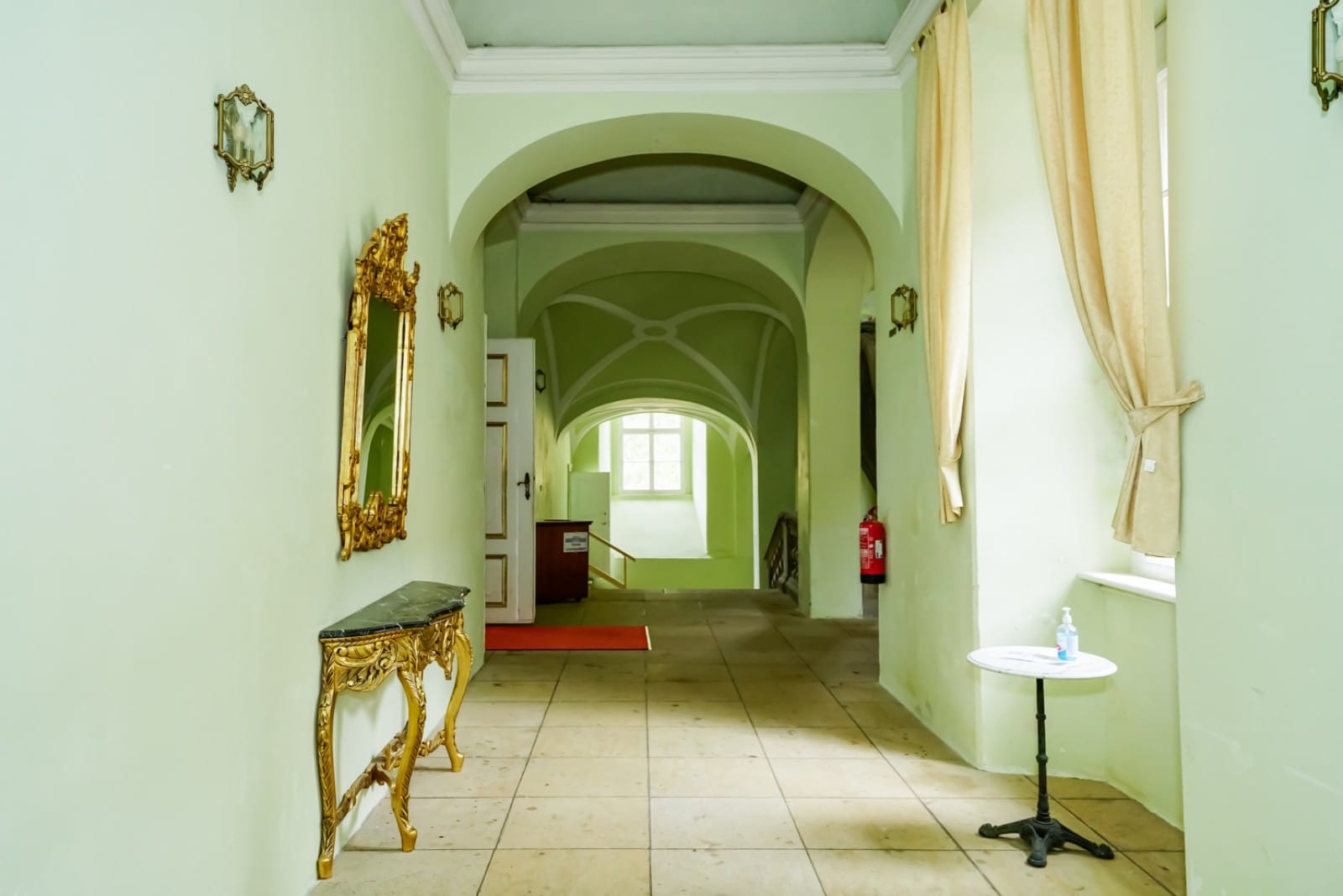 Castle of Burgscheidungen is a baroque secular building_17