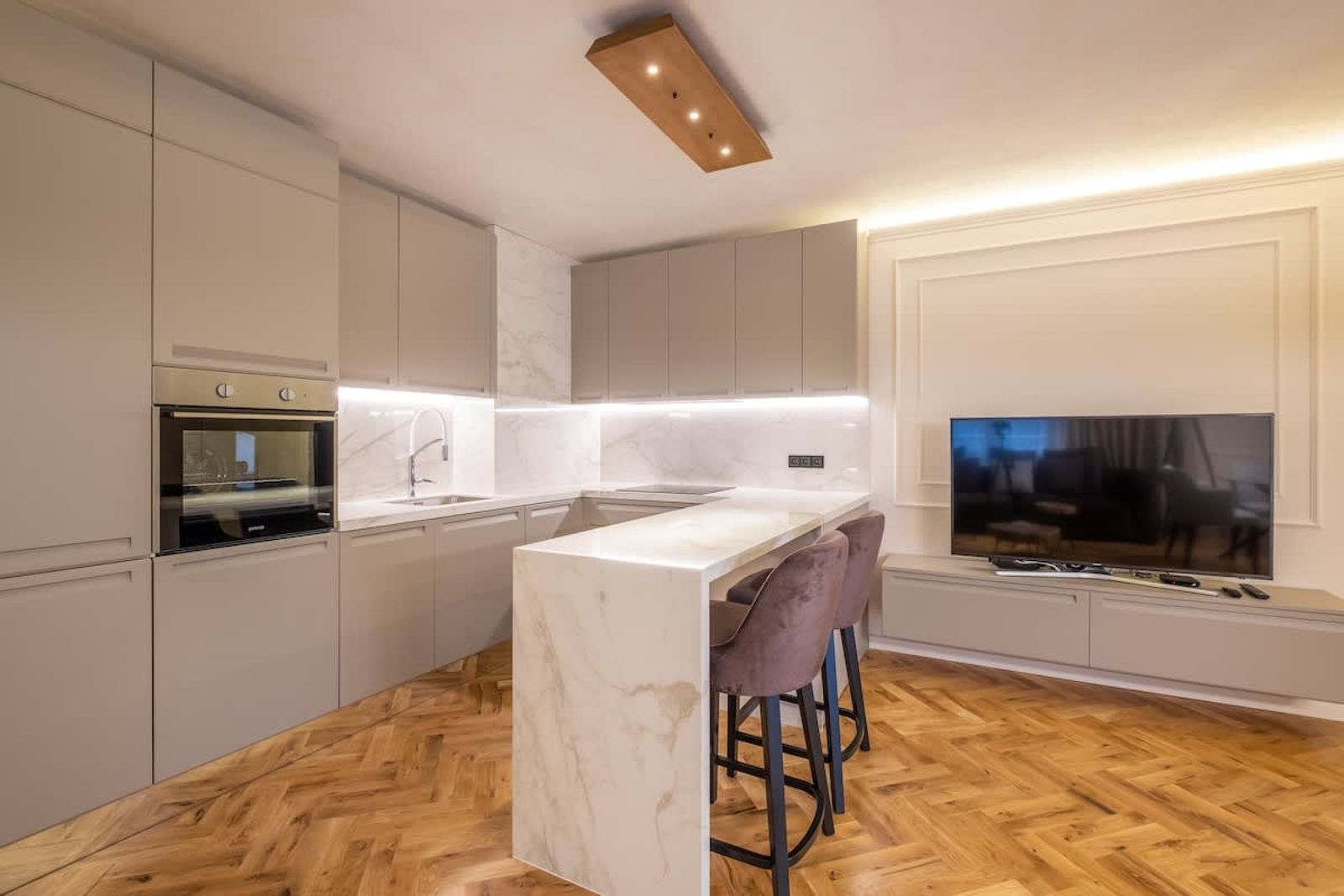 SOFapart Stylish &amp; Fancy Place | 1 BDR - Photo 15