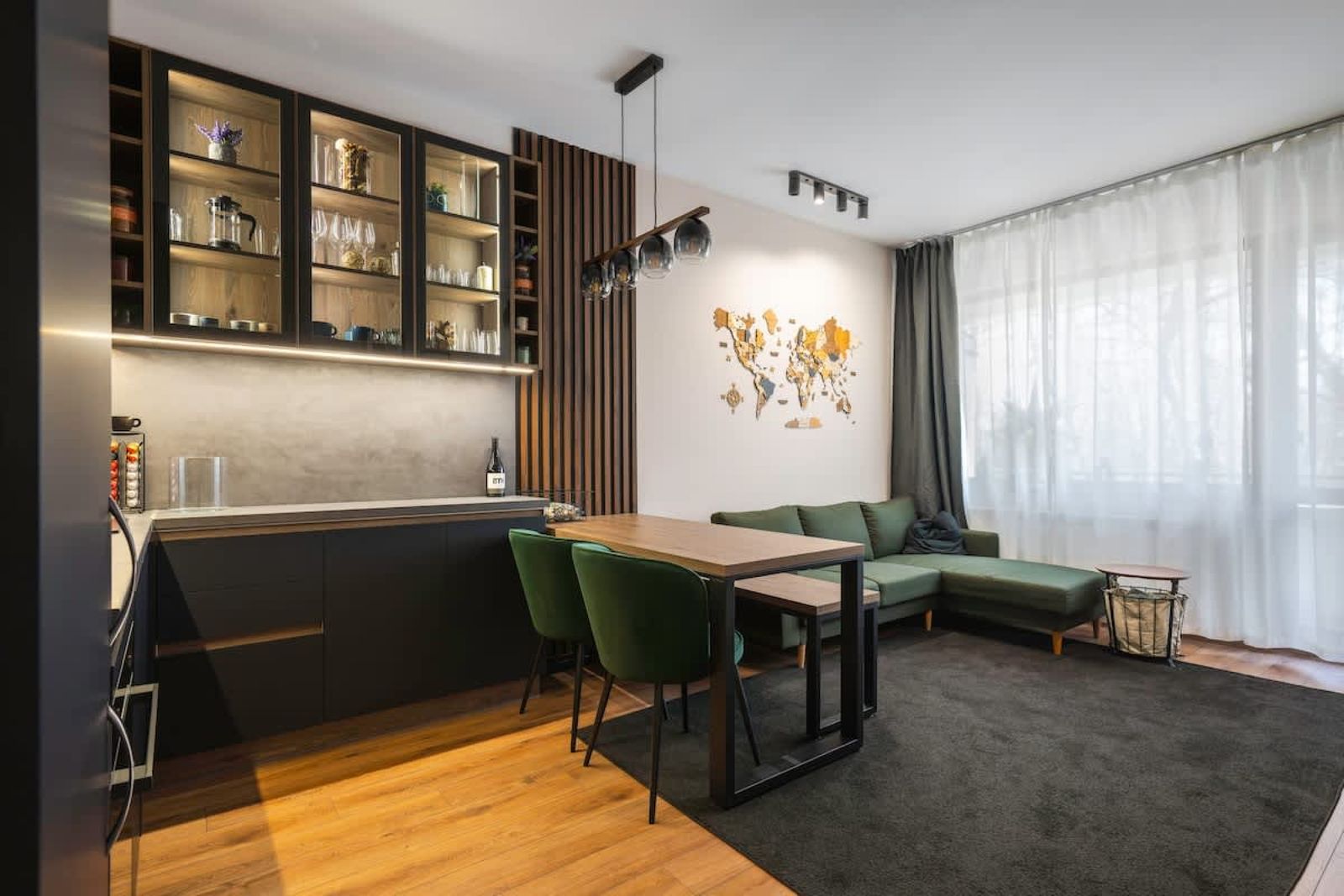 Lux Flat next to Park with working space - Cover Photo