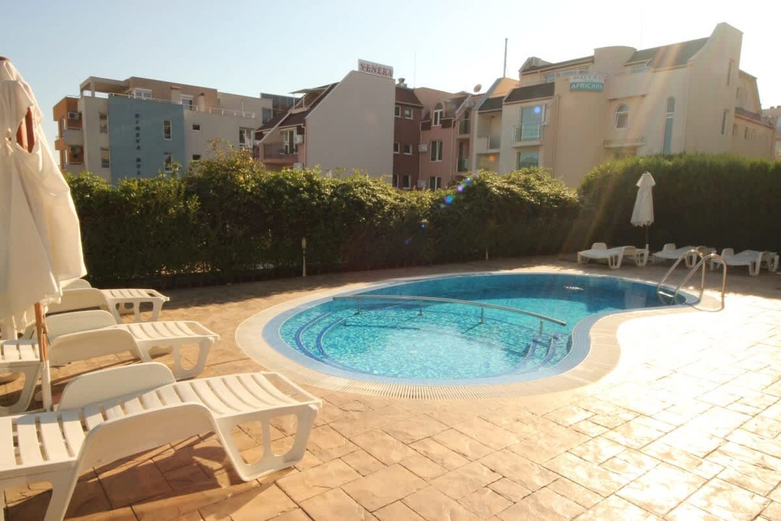 Belle View Studio with Pool View - Photo 22