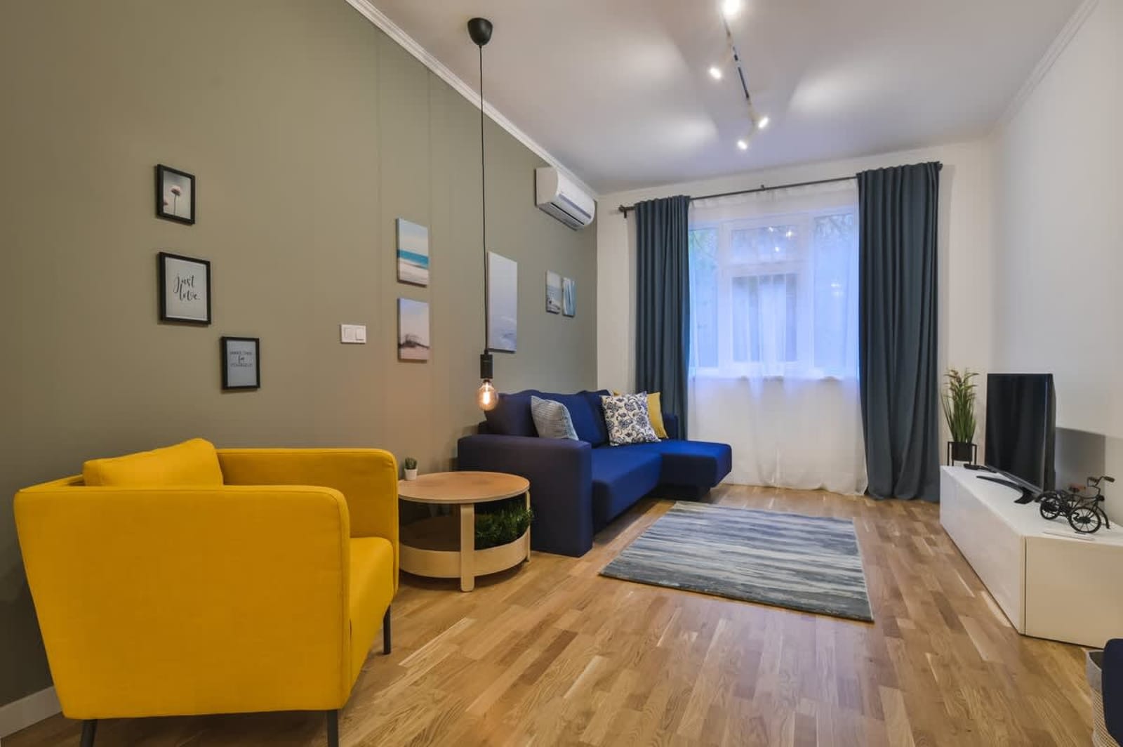 Pieces of Nature in a Stylish One-bedroom Flat - Cover Photo