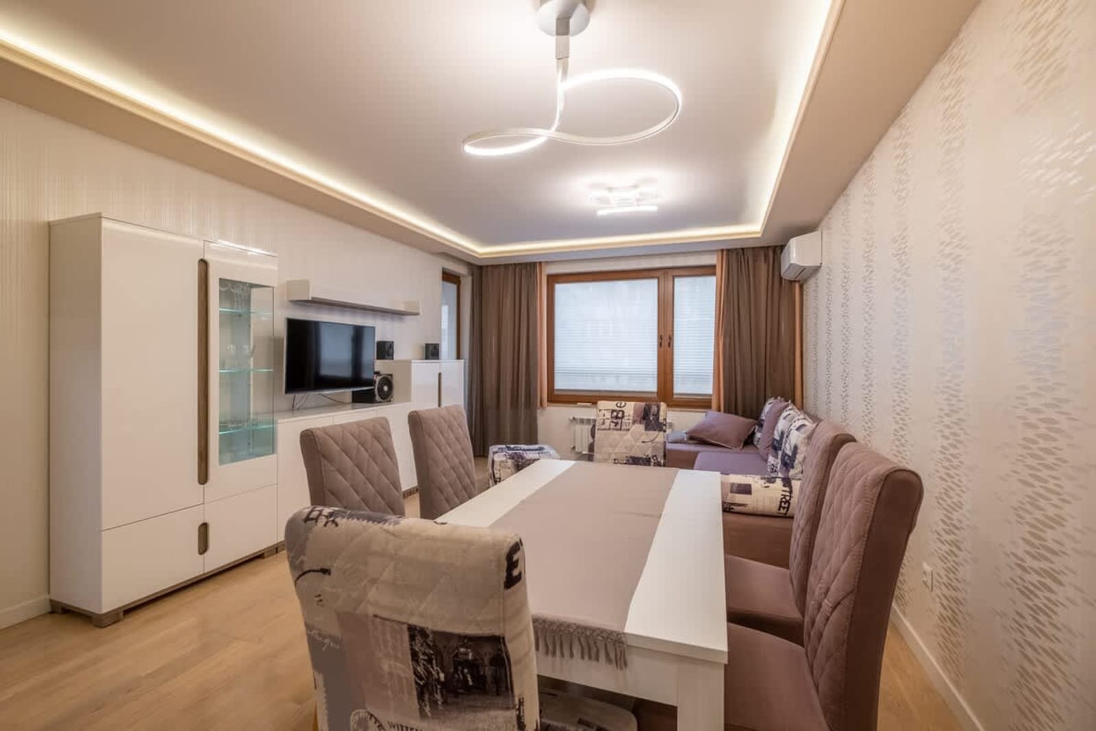 Jewelry - 1 bedroom apartment - Photo 9