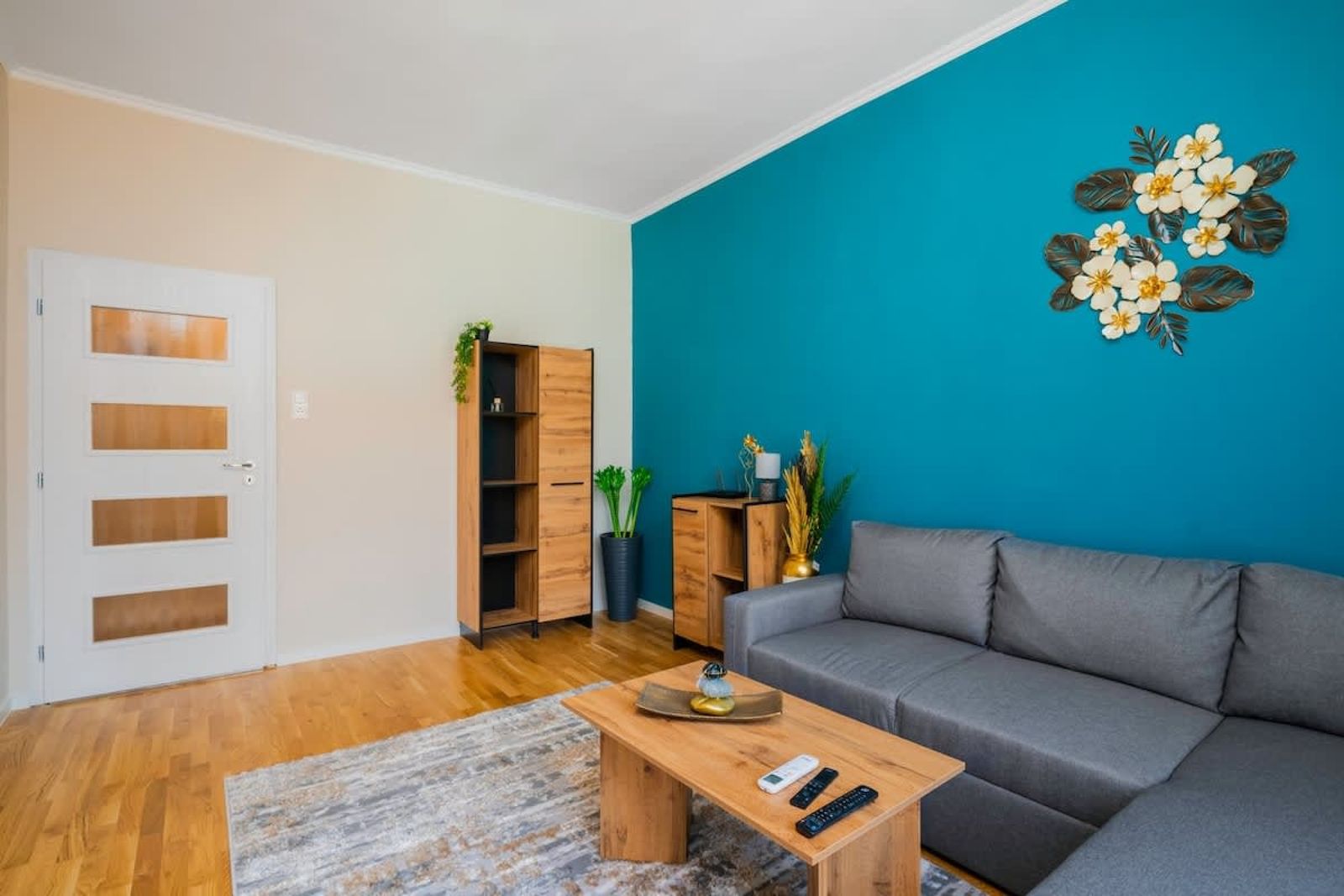 Spacious 2BD Near NDK with WorkSpace - Photo 10