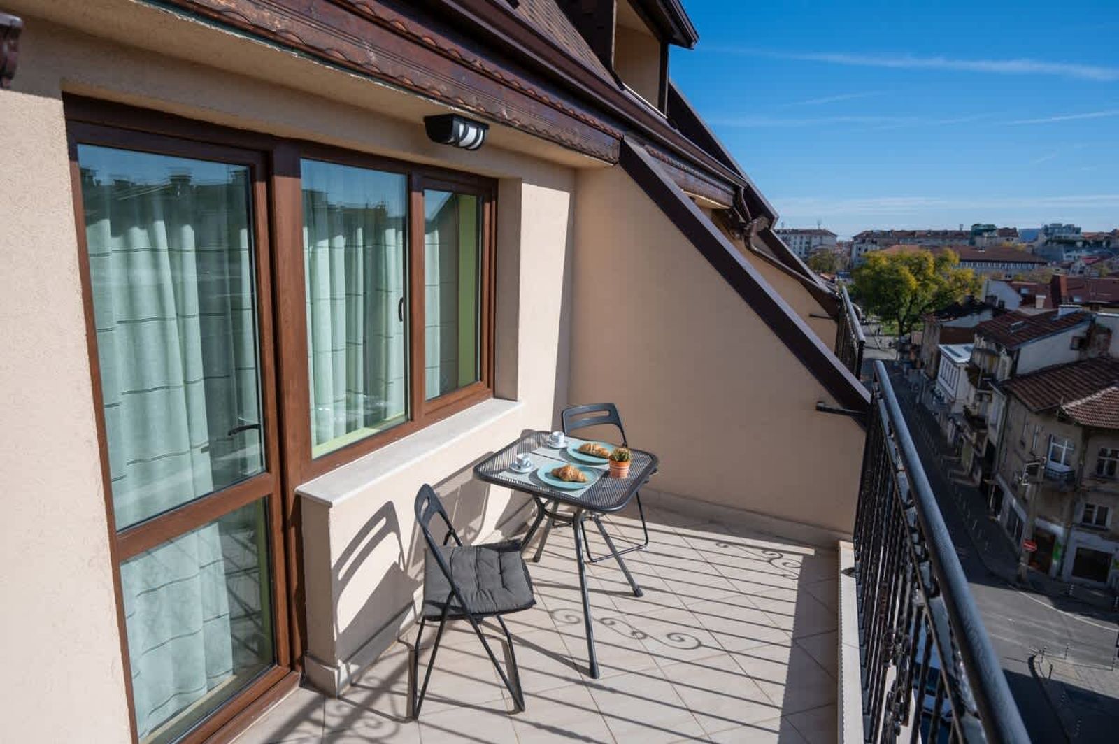 Skyline Studio - Photo 15