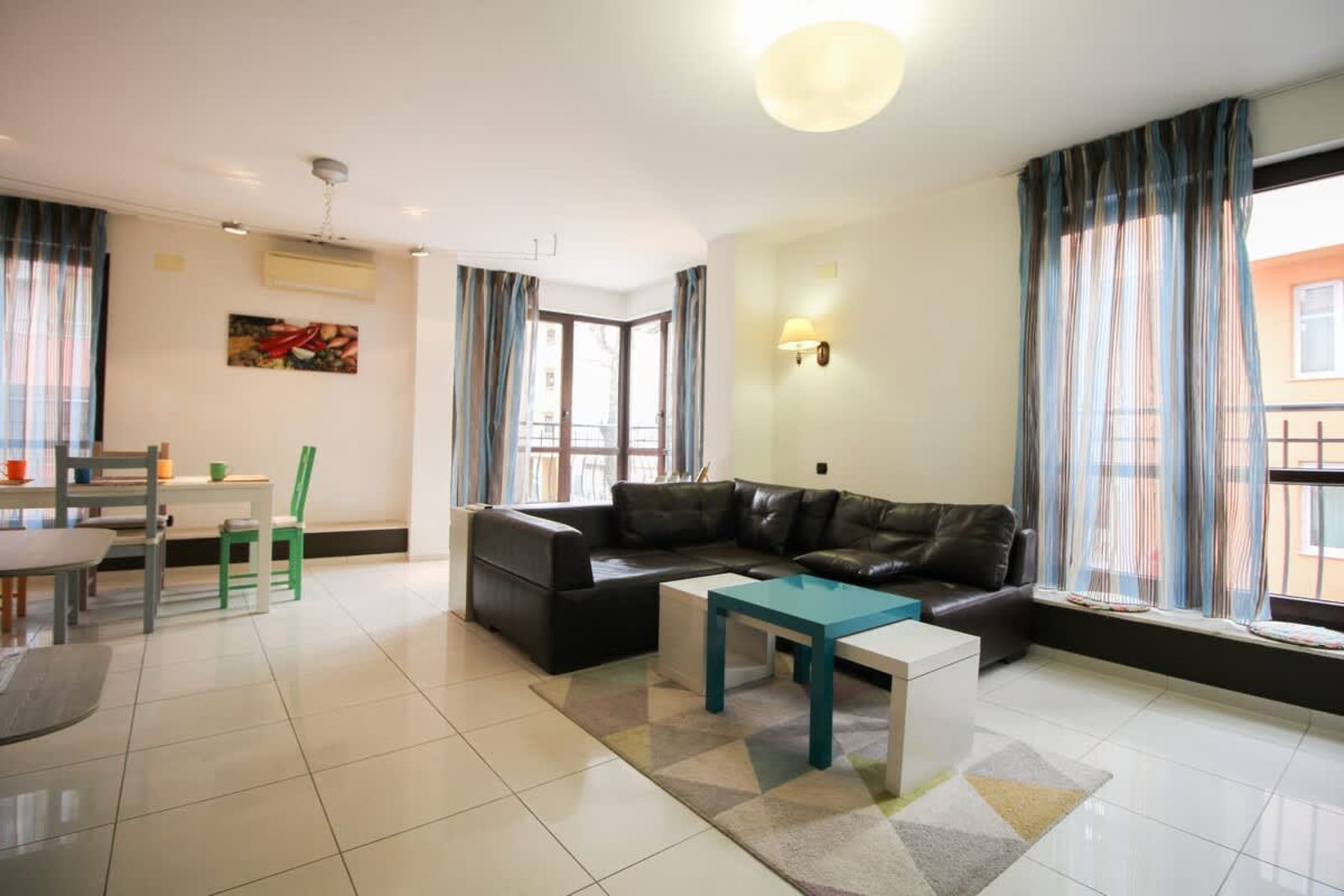 Trendy &amp; Deluxe Apartment - Cover Photo