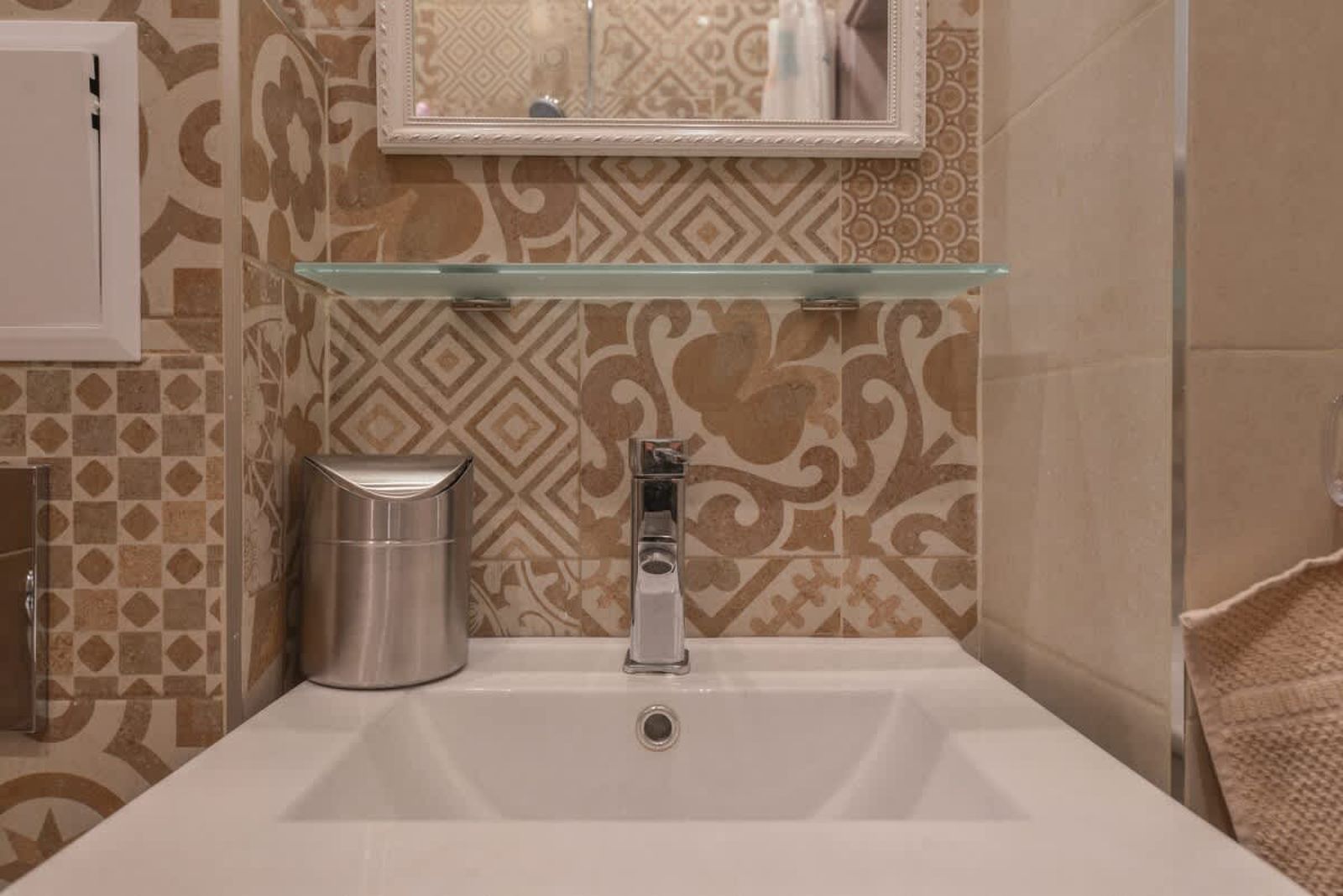 Welcoming One Bedroom on Vasil Levski Boulevard - Photo 20