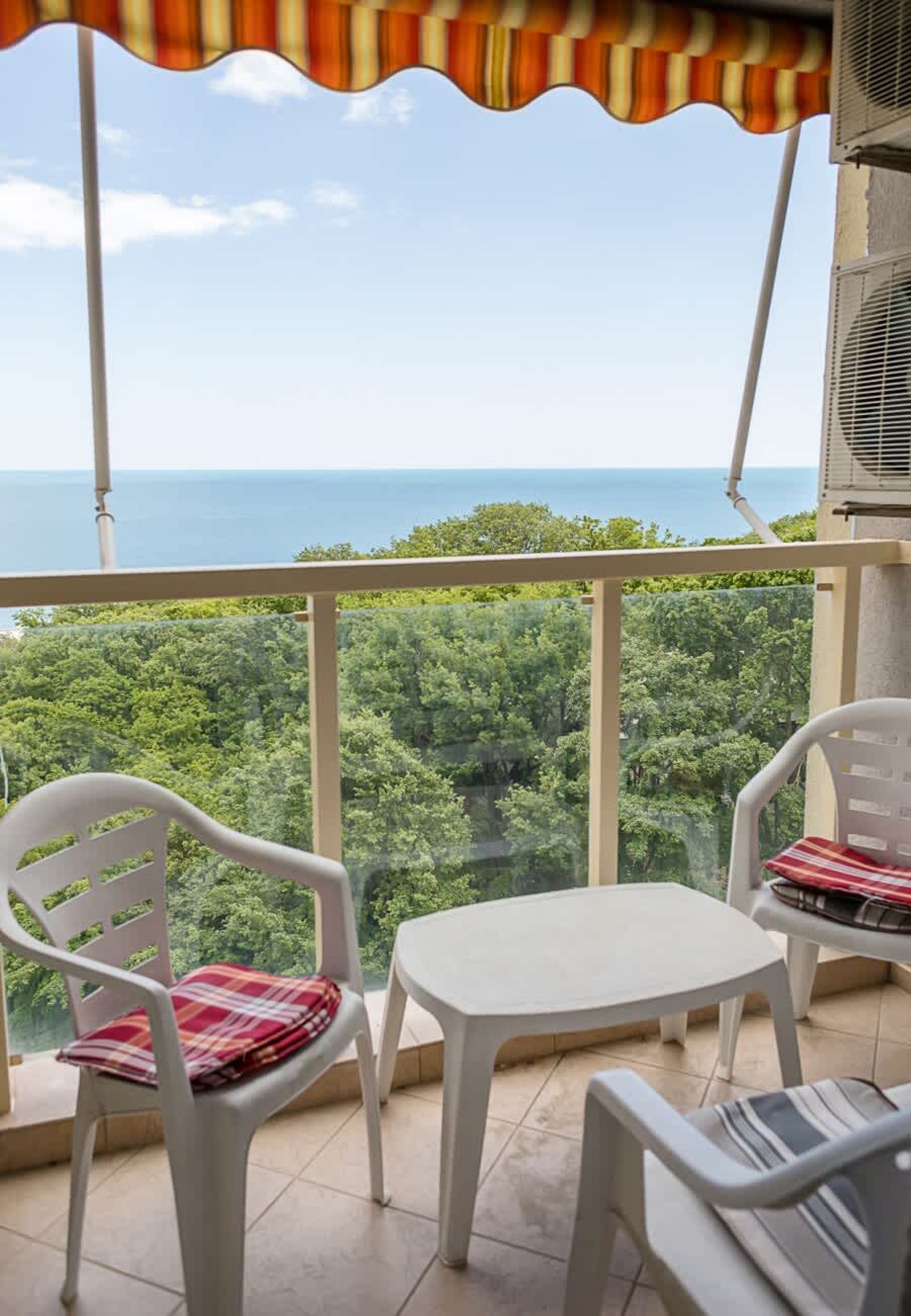 Cozy Retreat with Sea View &amp; Balcony | Nikea Park - Photo 17