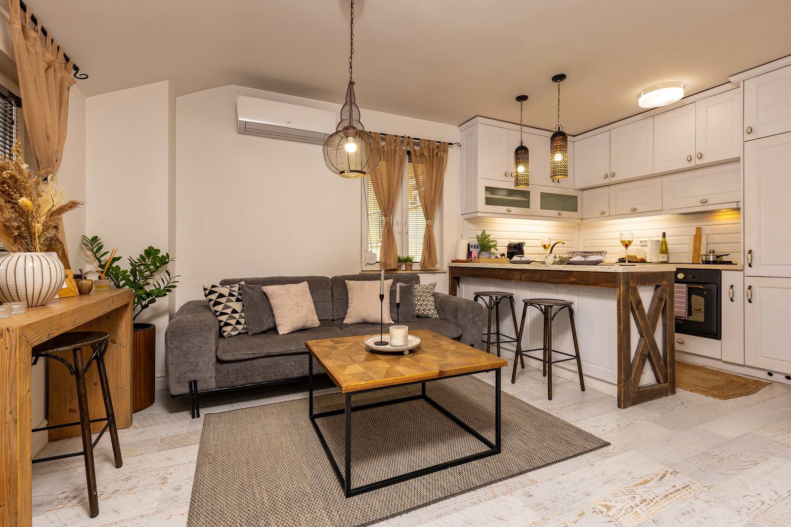 Stylish 1BD Flat near the centre of Plovdiv - Cover Photo