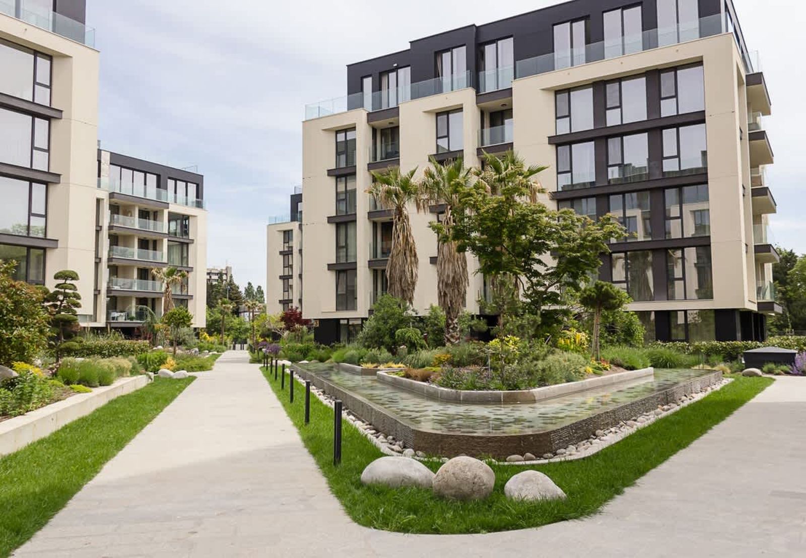 1BD Modern Serenity in Azur Delux Complex - Photo 22