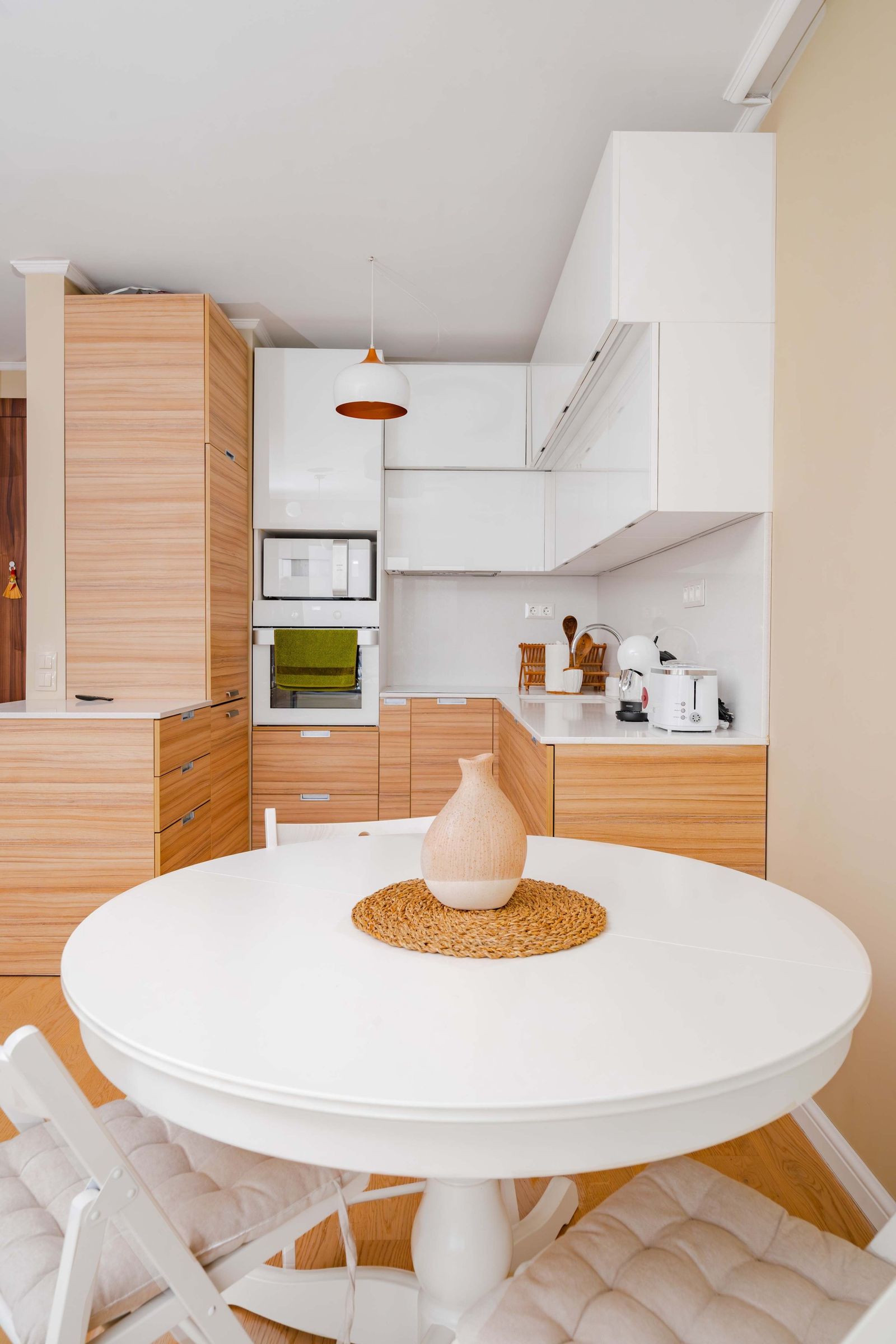 Sunny 1BR with Balcony - Photo 18