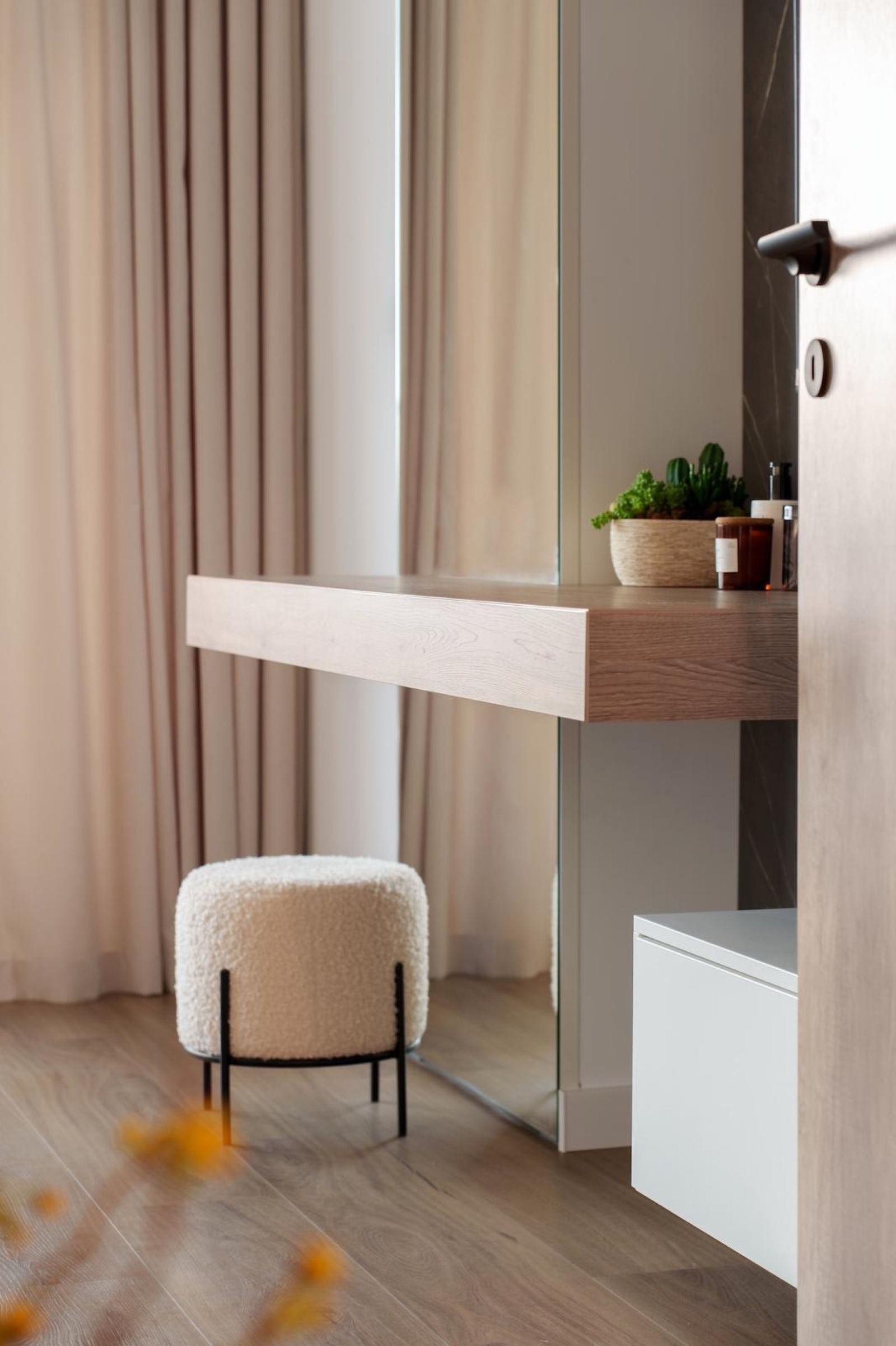 Stylish 1BR with Balcony &amp; Parking | Skyline Varna - Photo 18