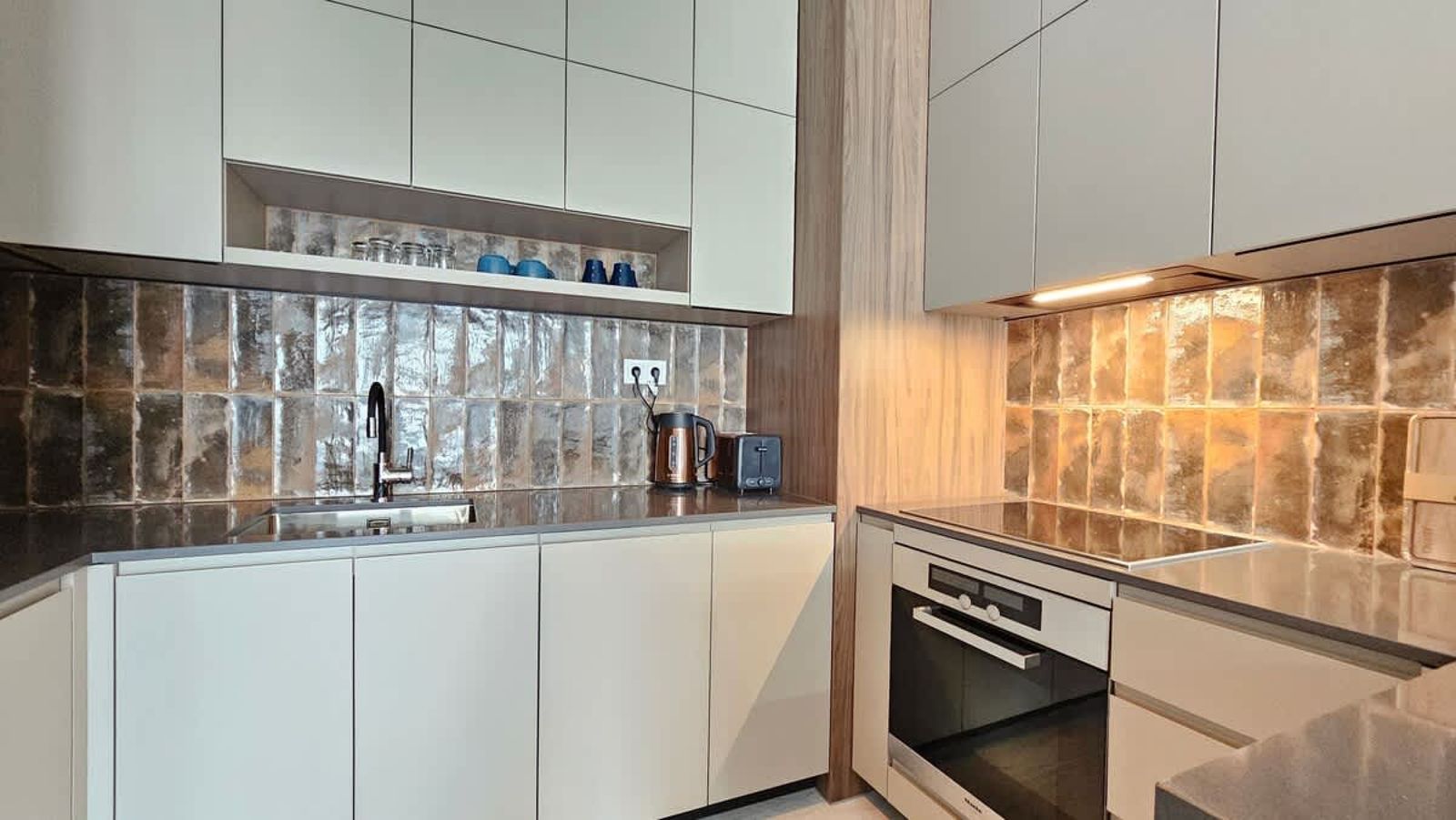 Bright Urban Stay with Parking - Photo 10