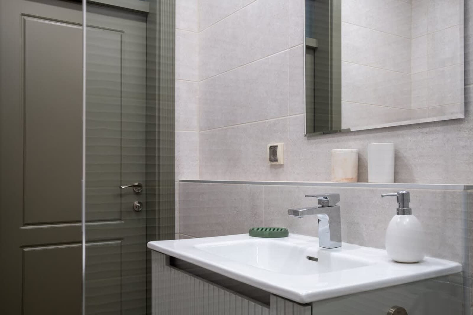 Retro-Chic 1BR Apartment next to Vasil Levski Blvd - Photo 26