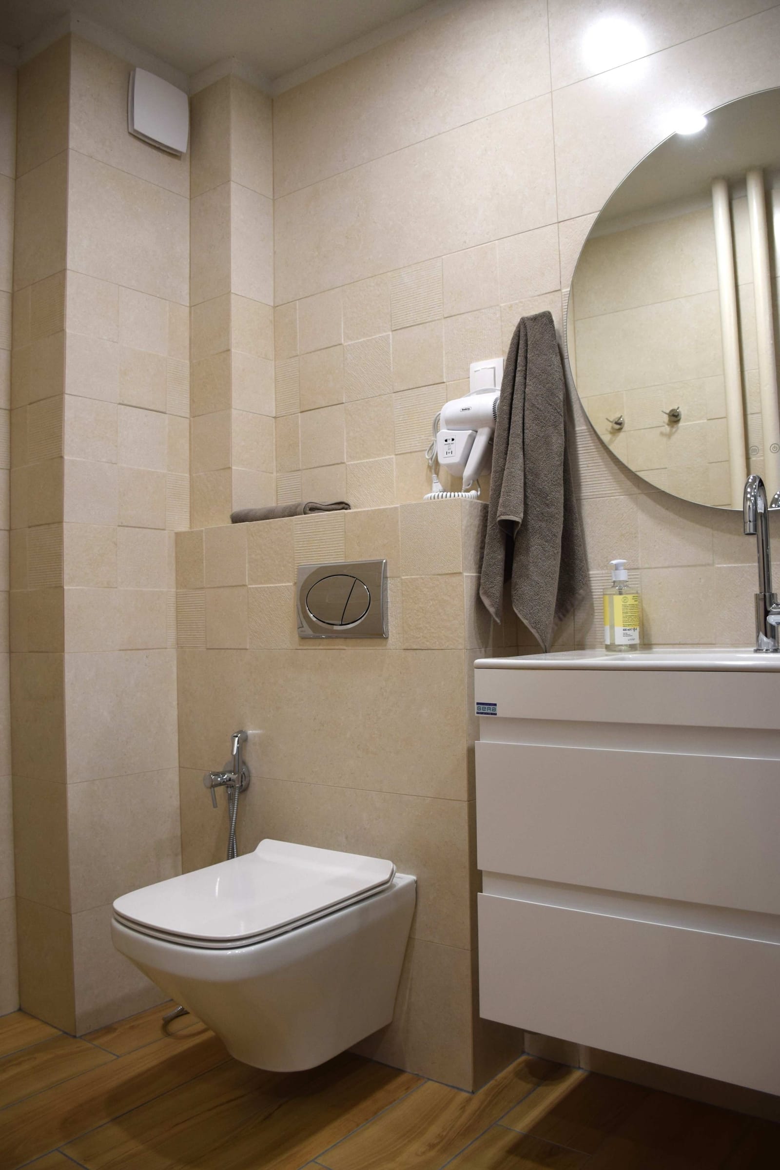 Bright &amp; Cozy 1-Bedroom with Stunning Vitosha View - Photo 20