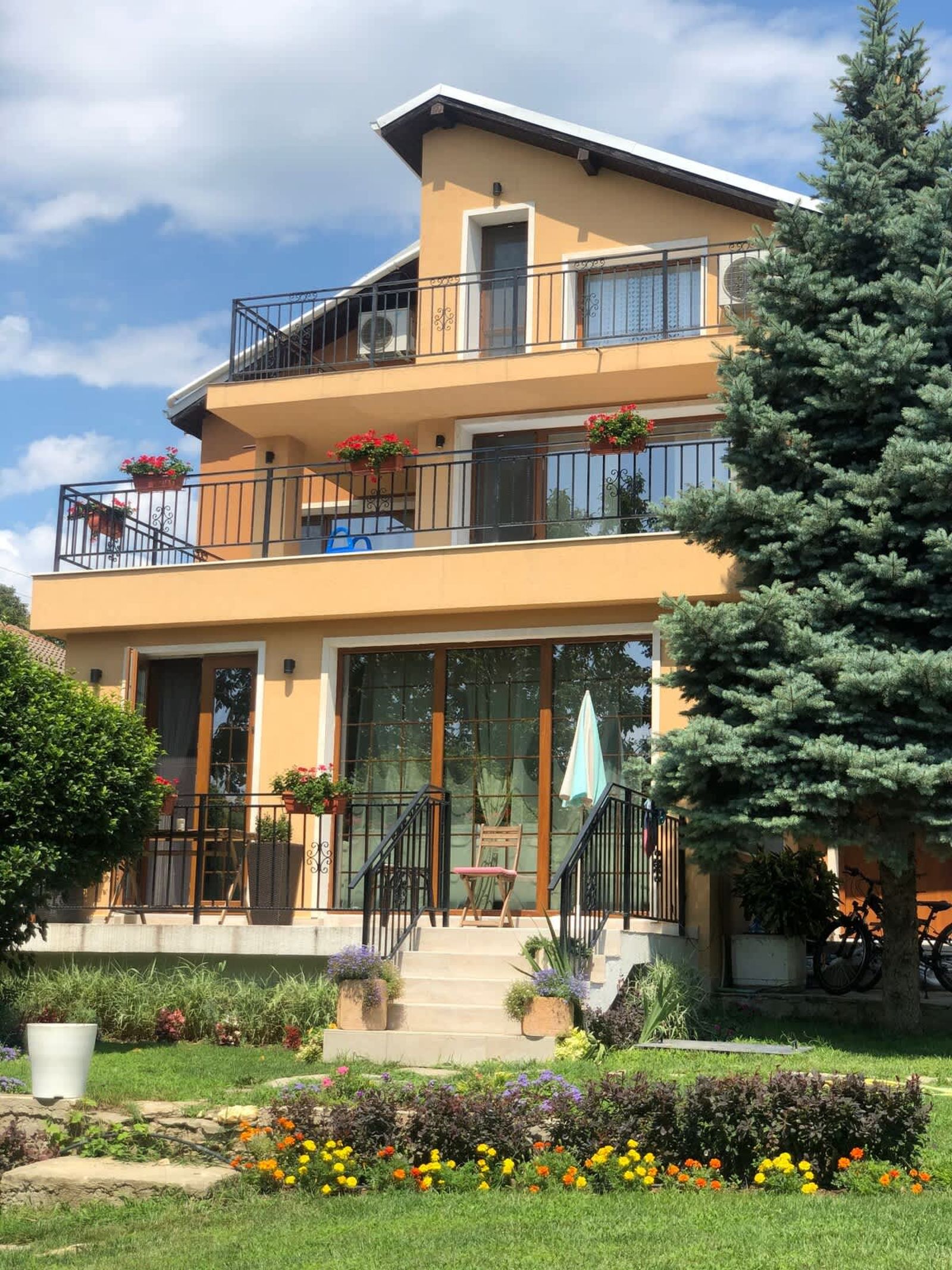 Modern Villa with Garden in Evksinograd, Varna - Photo 20