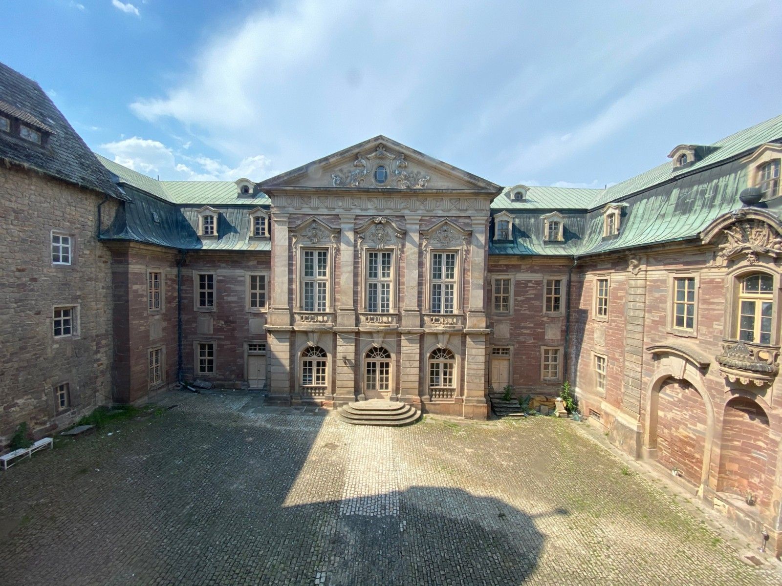 Castle of Burgscheidungen is a baroque secular building_22