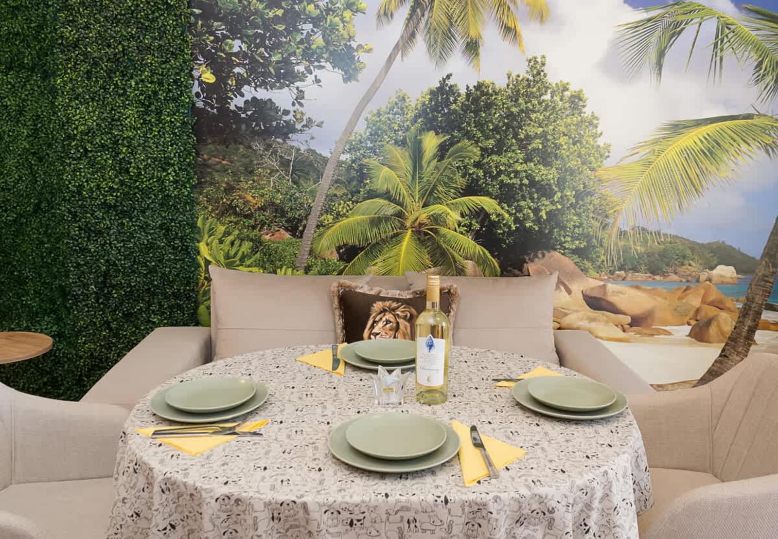 Azur Premium 1BD Flat  Pool &amp; Parking - Photo 5