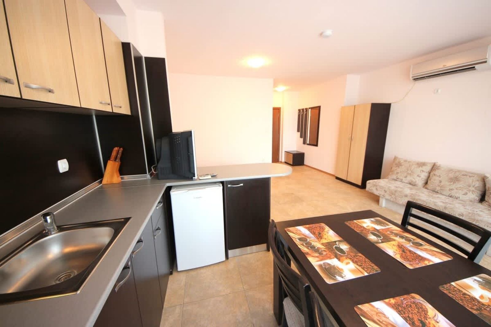 Cozy studio for 4 person in Grand Kamelia - Photo 10