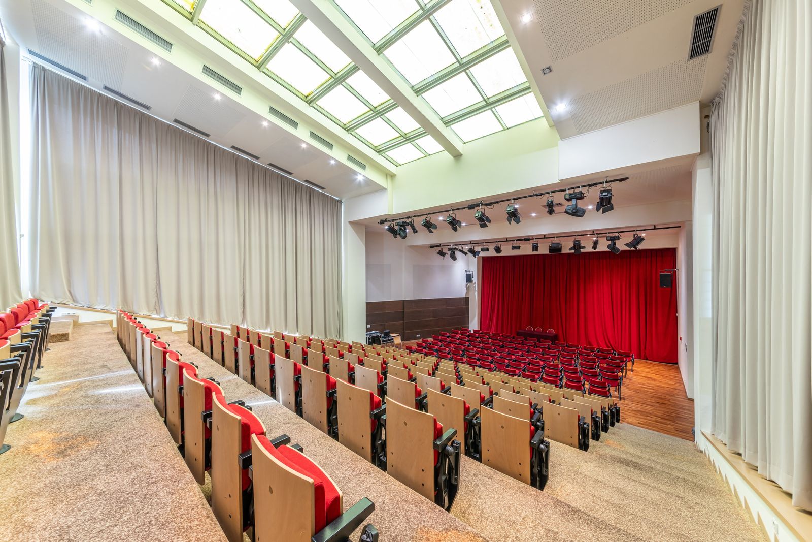 Conference Room in the Flamingo Grand Hotel - Photo 6