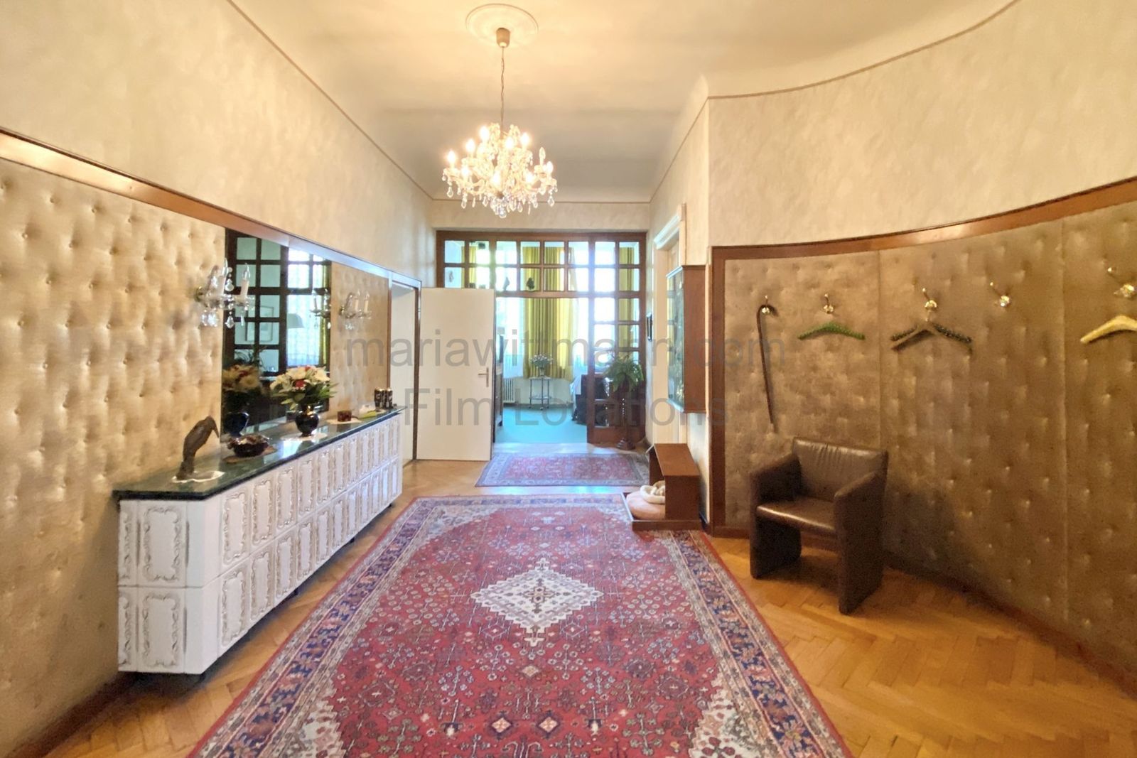 Classic Grand Apartment with Connecting Period Drawing Rooms - Photo 6