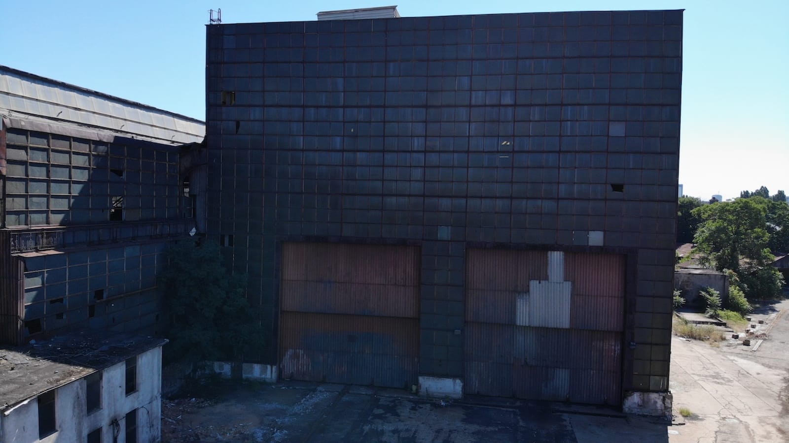 Abandoned Factory Bucharest - Photo 35