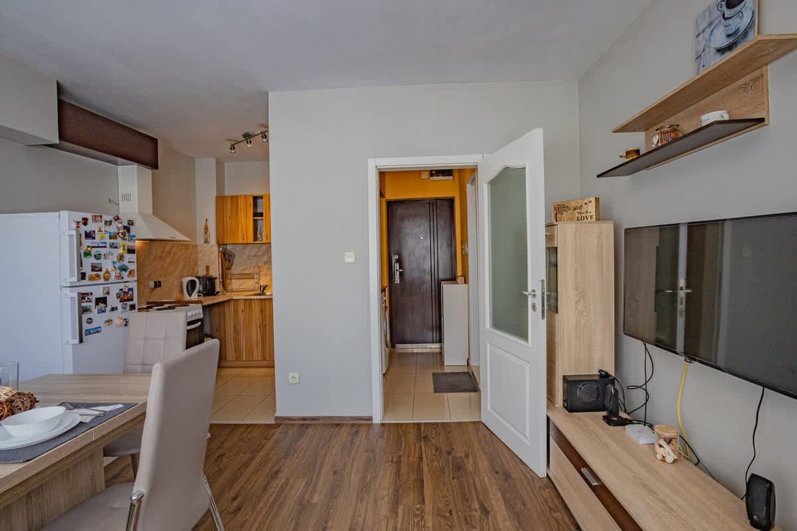 Modern 1BR Apt – Top Location, 4 min to Metro - Photo 10