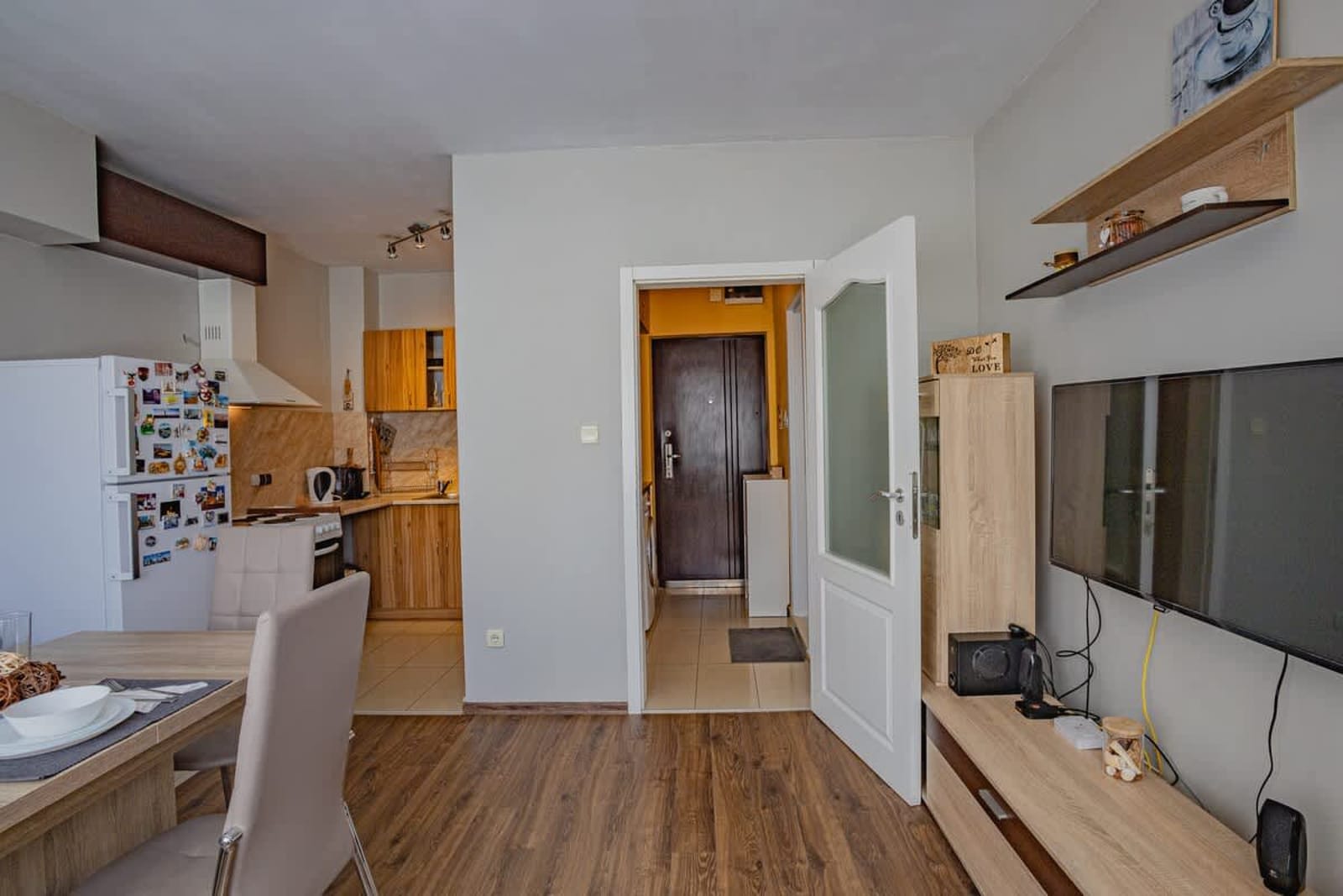 Modern 1BR Apt – Top Location, 4 min to Metro - Photo 10