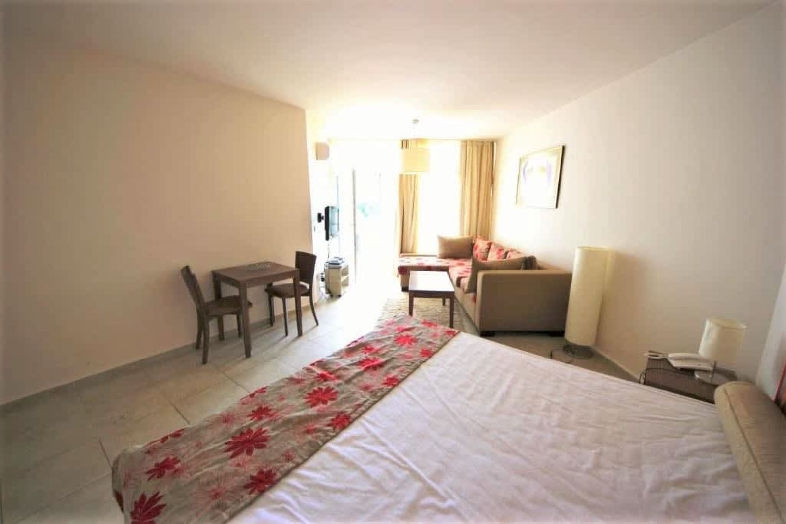 Cozy Soth Pearl  Pool View Studio with balcony - Photo 3