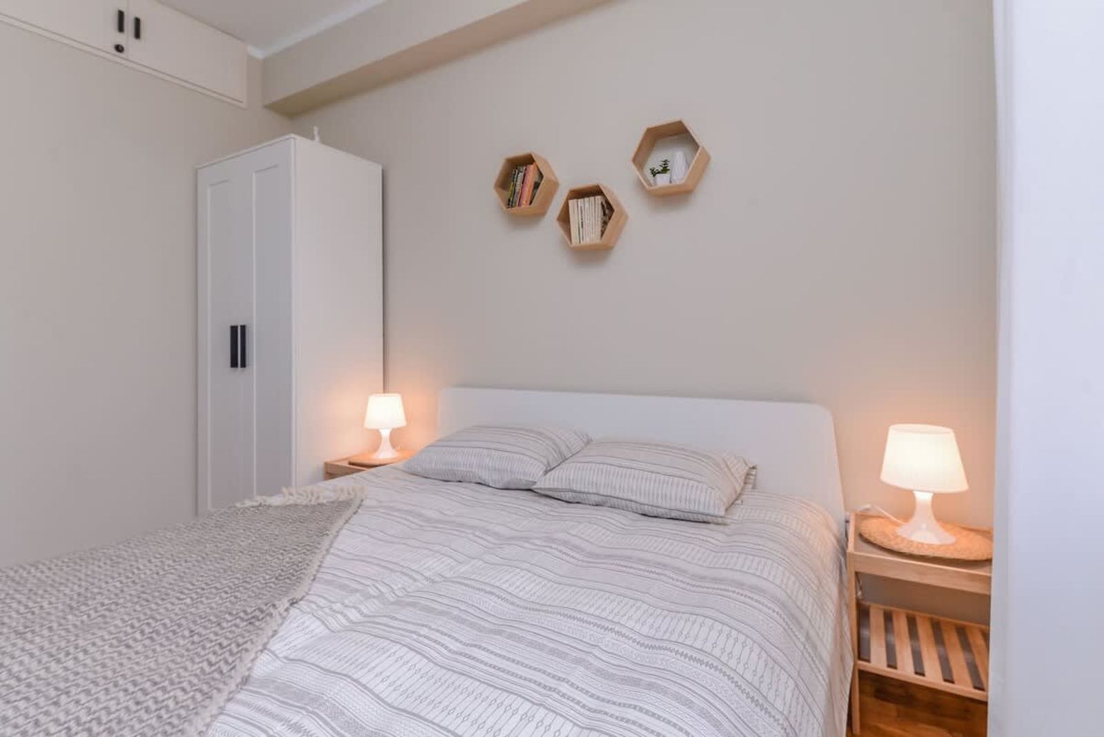 cО́coEllie - Aesthetic 2BD Apt Near NDK - Photo 26