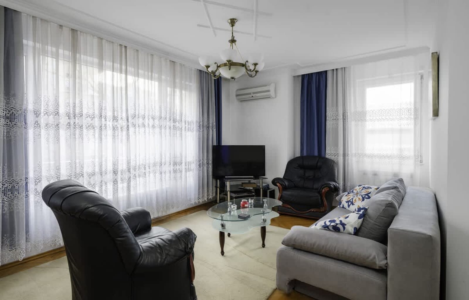 Cozy 2BD Apartment close to South Park - Photo 5