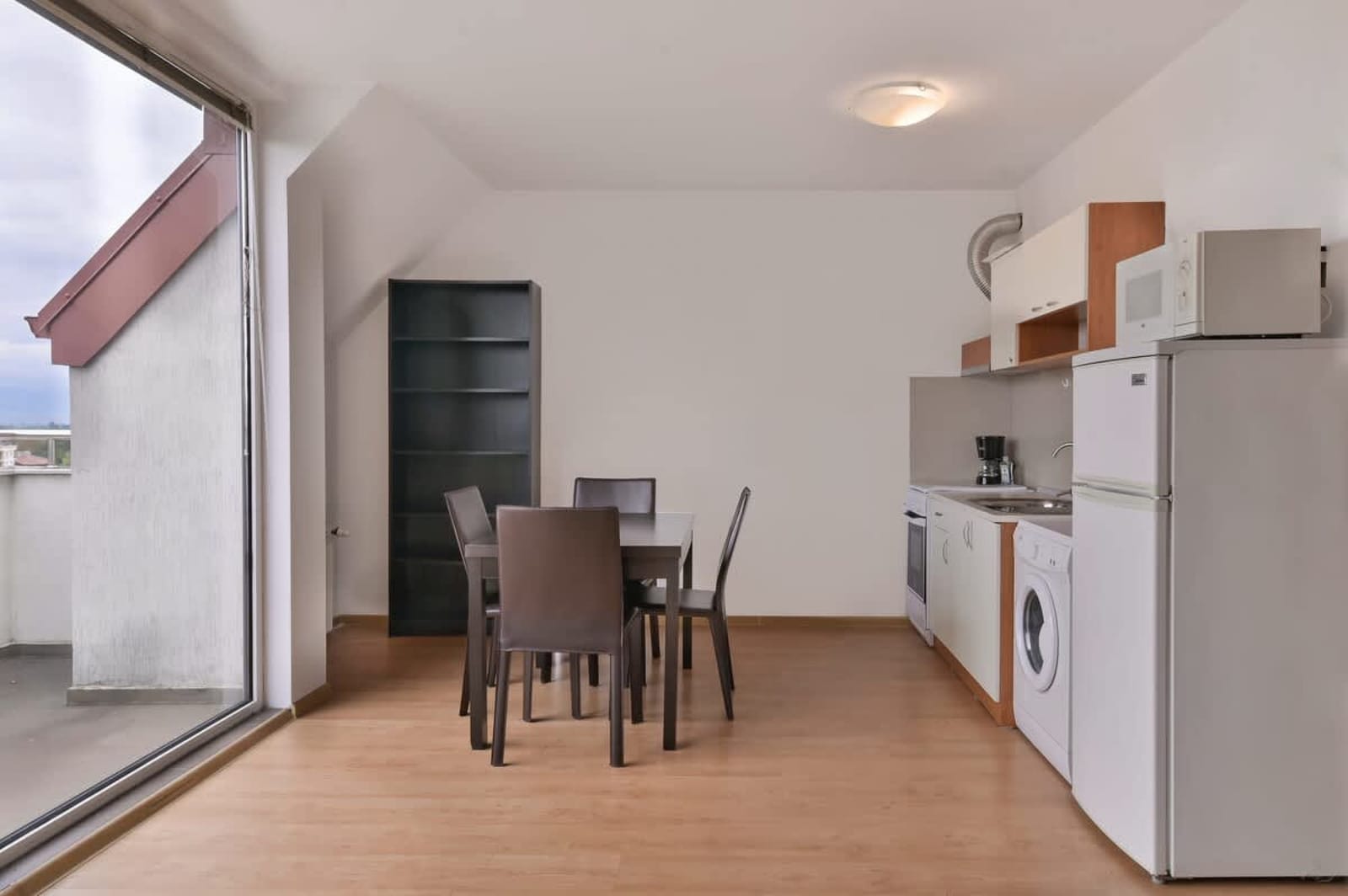 One-Bedroom Maisonette with Spacious Terrace - Photo 12