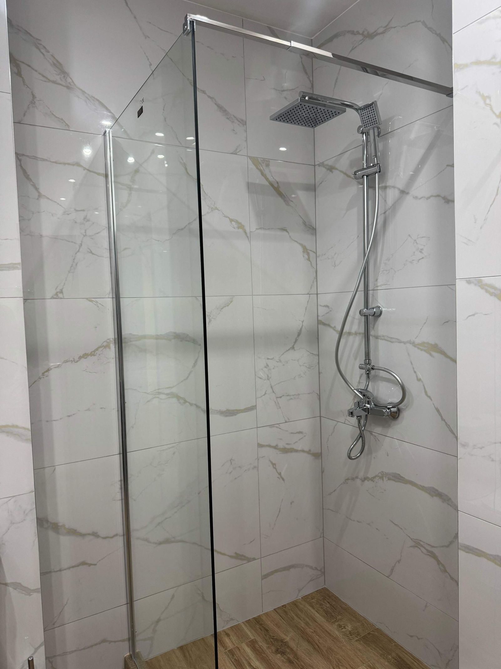 Beachfront Bliss-1BR Sea View Flat in Golden Sands - Photo 25