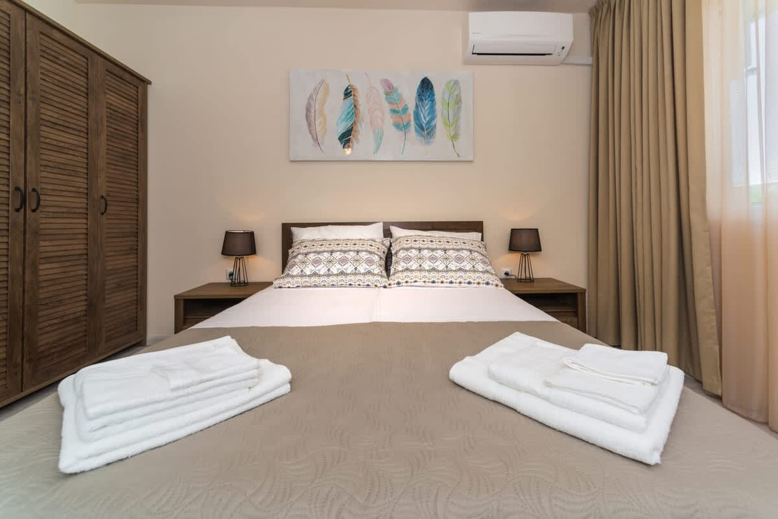 Alma Apartment - Stylish 1BD Flat with Balcony - Photo 9