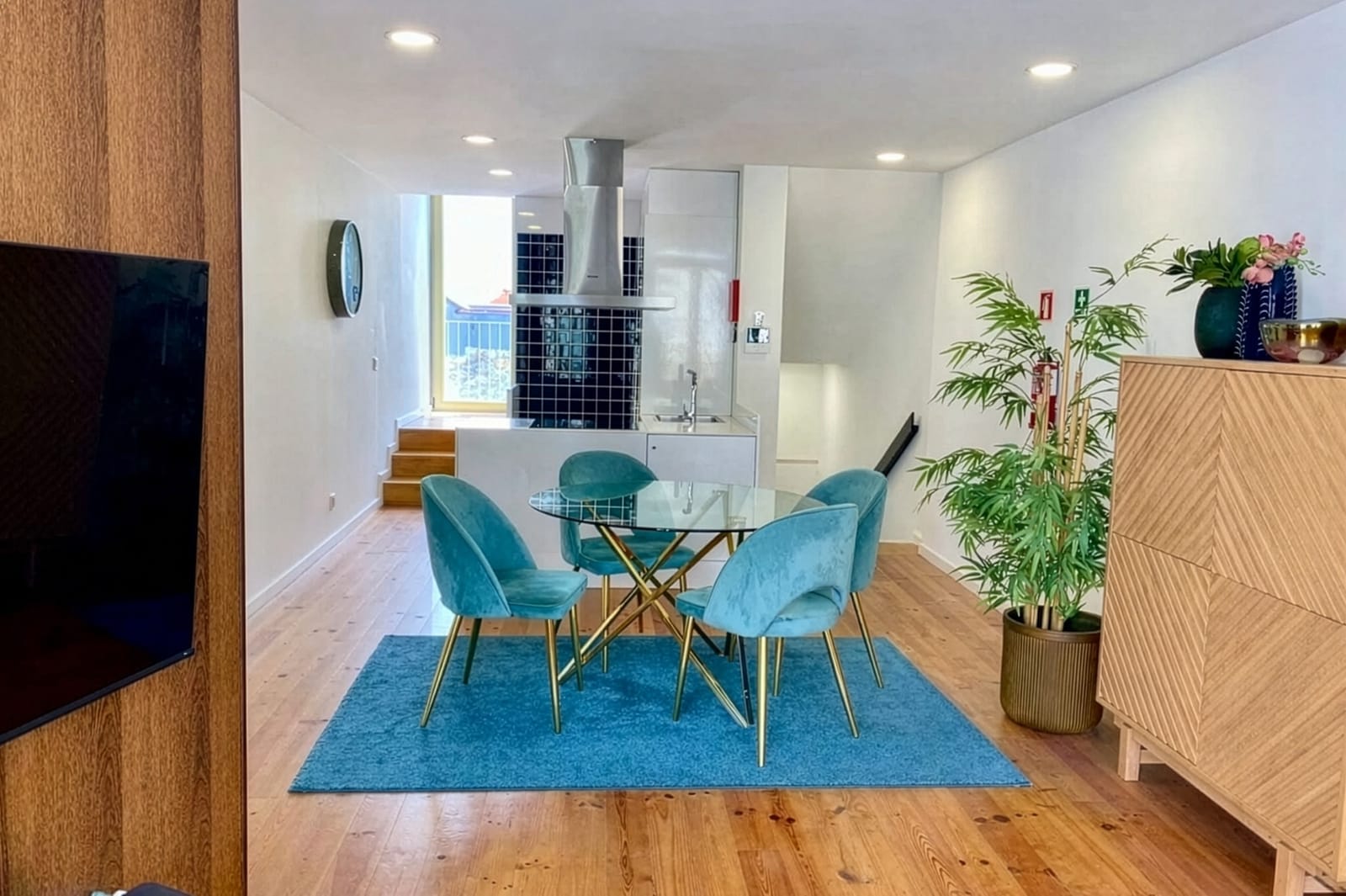 2 BDR &amp; 2 BTHR Duplex with 2 balconies - Photo 3