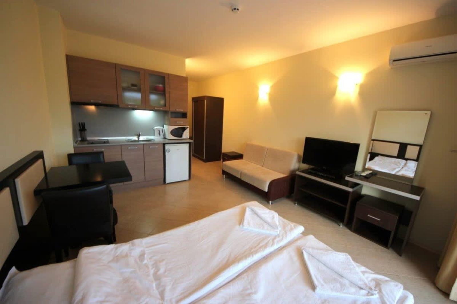 Studio by the Beach in Nestinarka - Photo 26