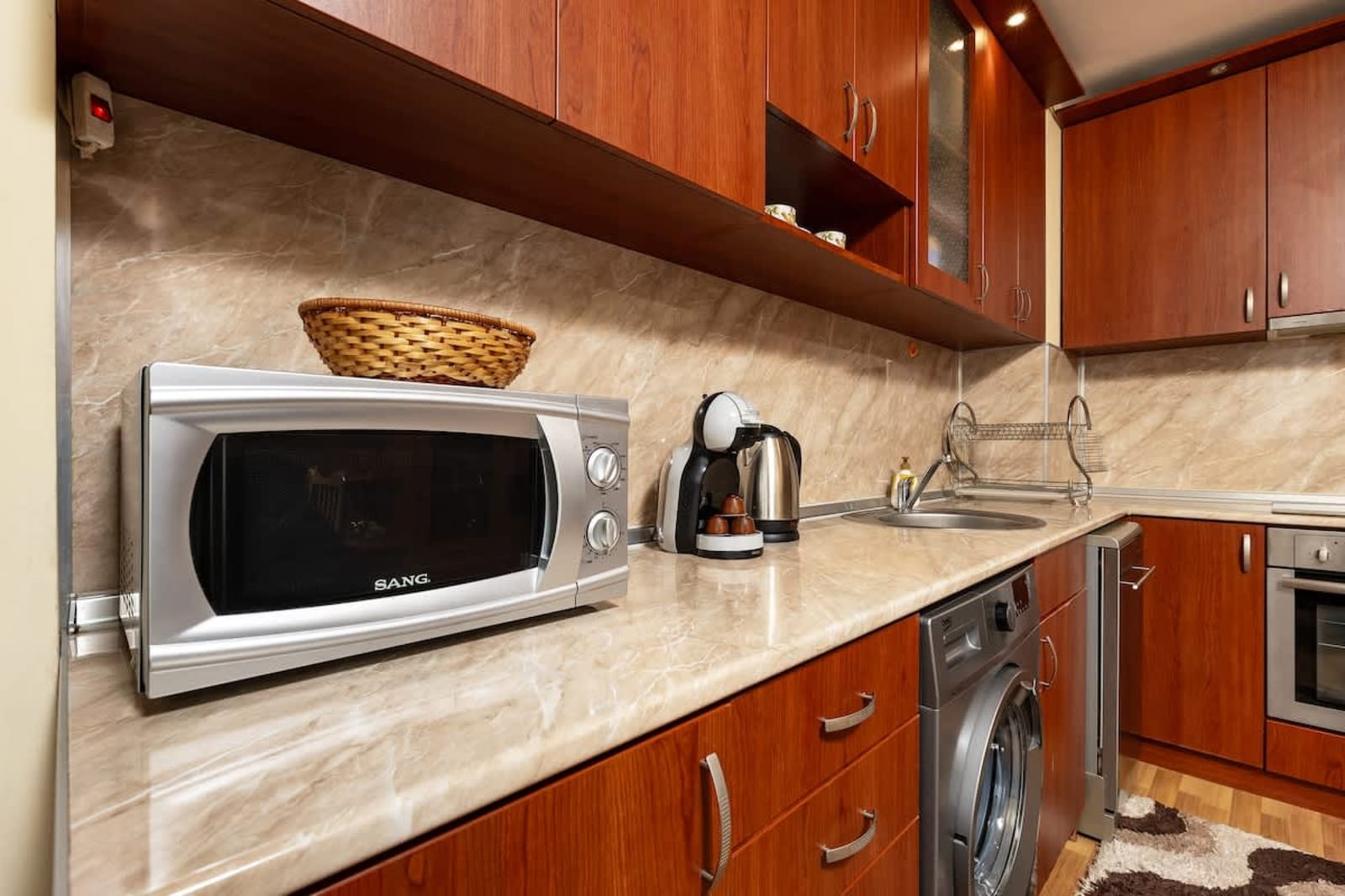 Comfort Corner - 1BD with Balcony - Photo 10