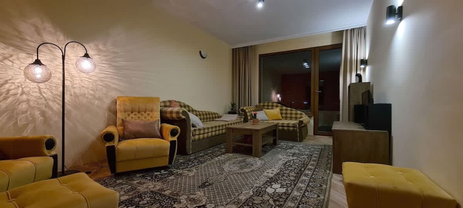 Panoramic and Spacious Flat near the City Centre - Photo 9