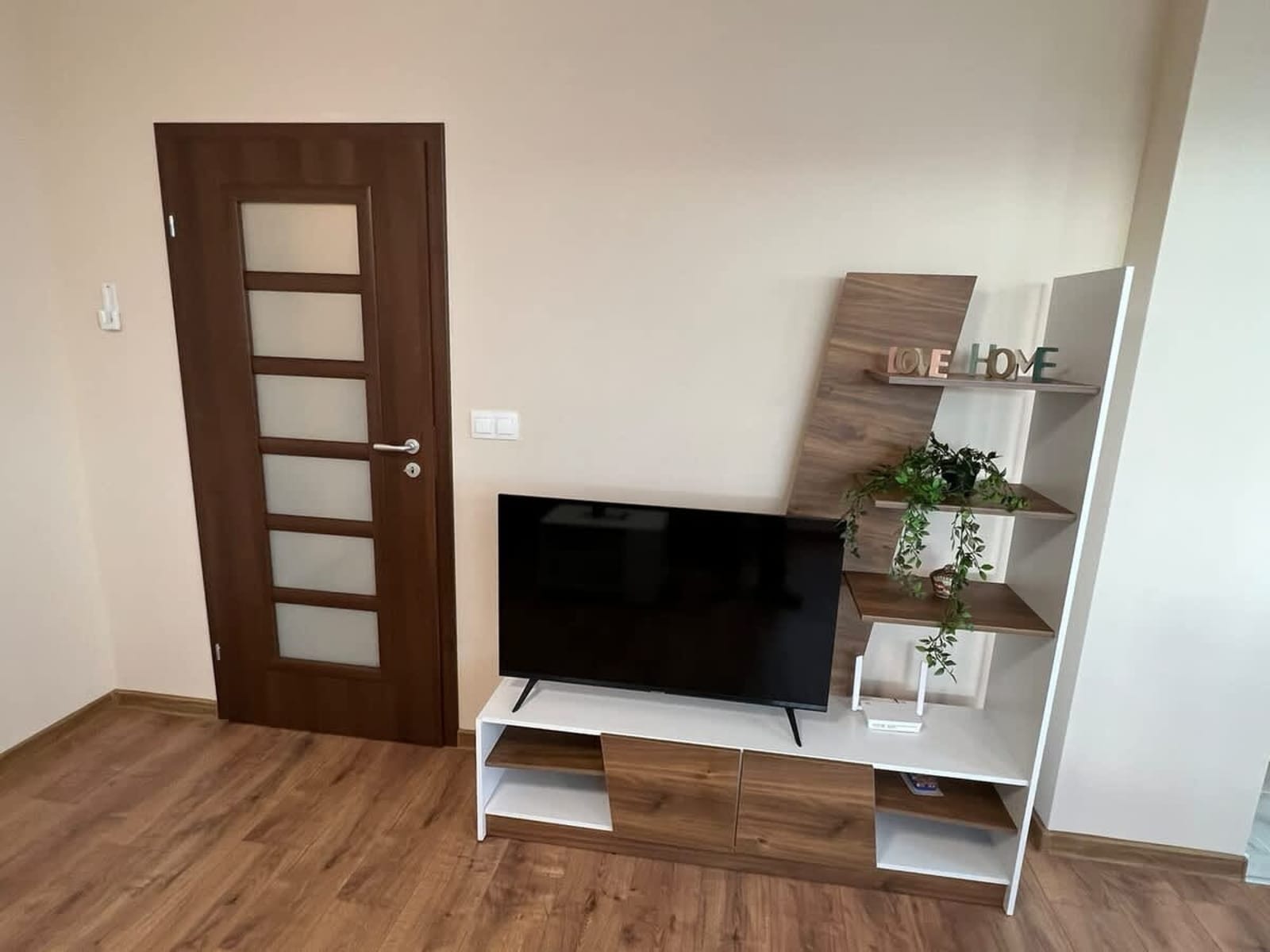 Апартамент Комфорт 2 близо до летището - Photo 16