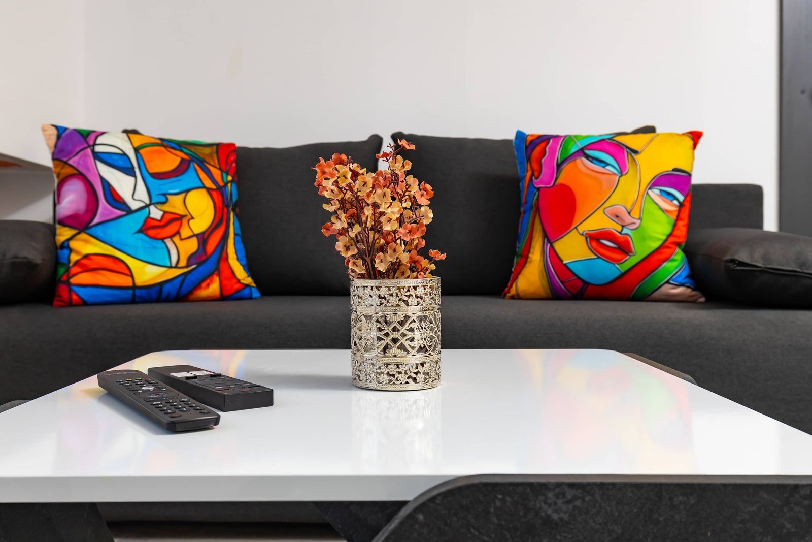 Top-Floor Flat with Balcony - Photo 11