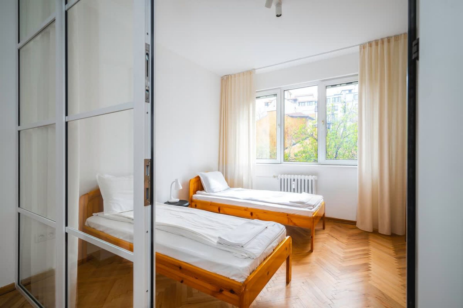 Cozy 2BD Flat in The Vintage Spot - Photo 4