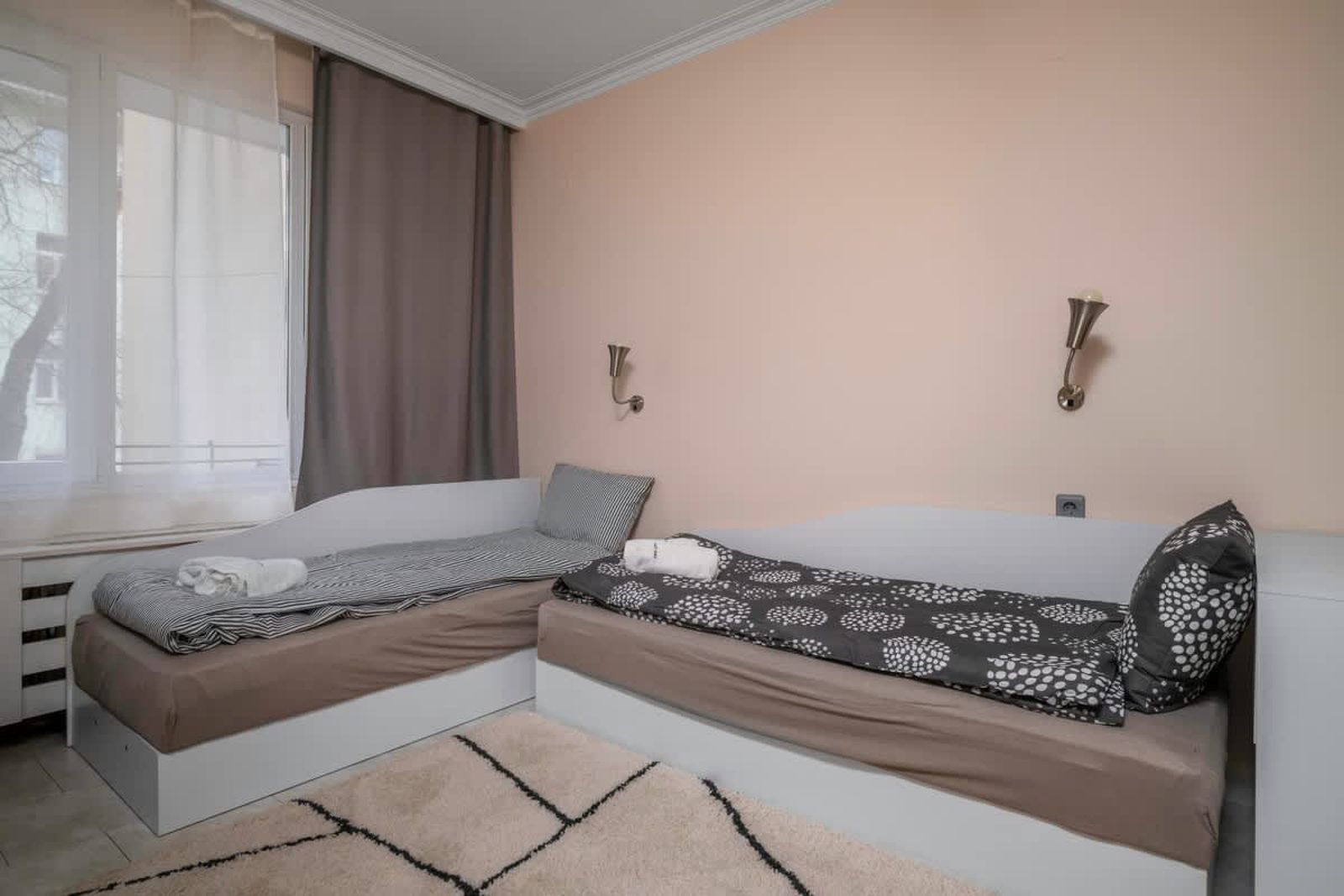 Cozy Apartment near Vitosha Street - Photo 11
