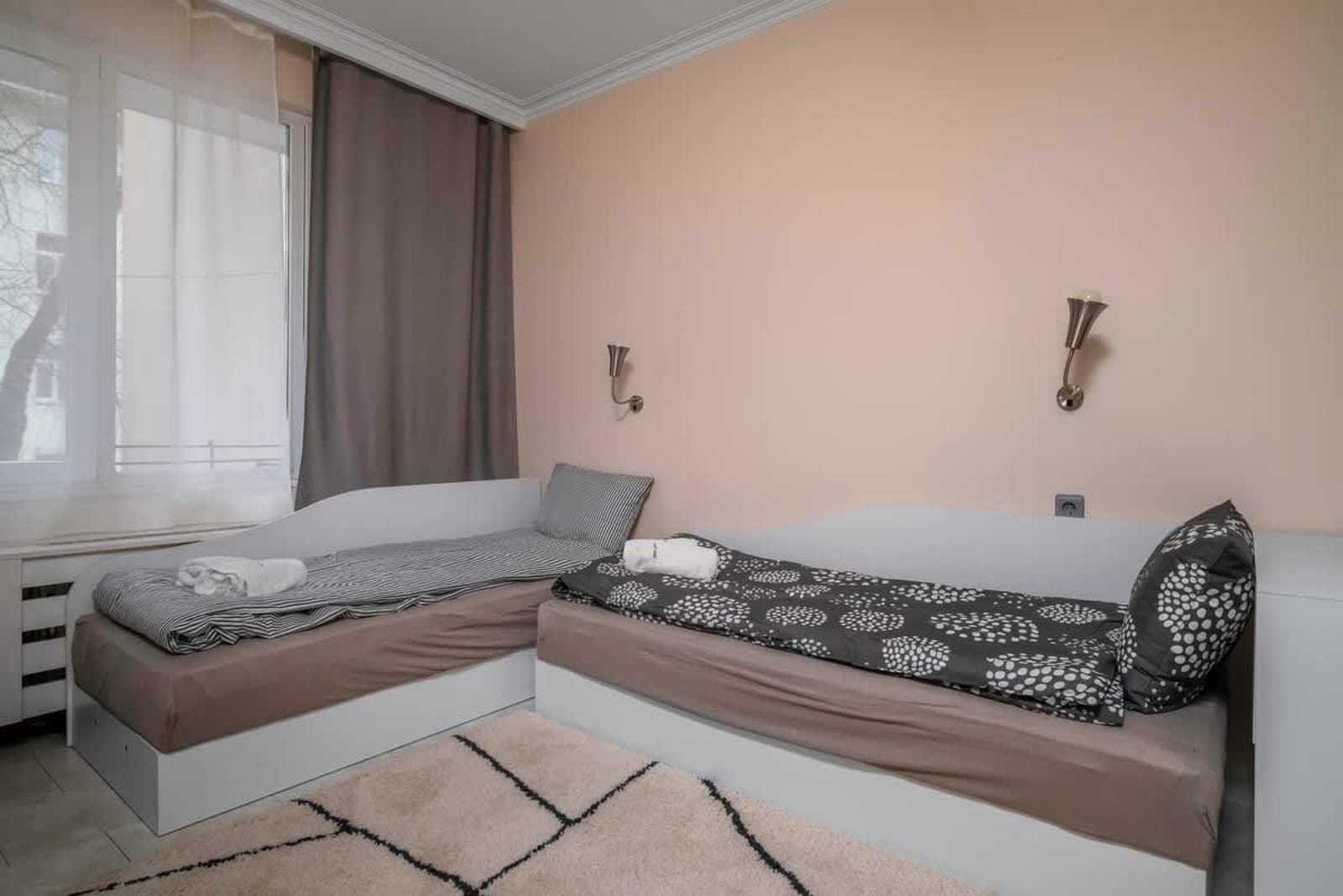 Cozy Apartment near Vitosha Street - Photo 11