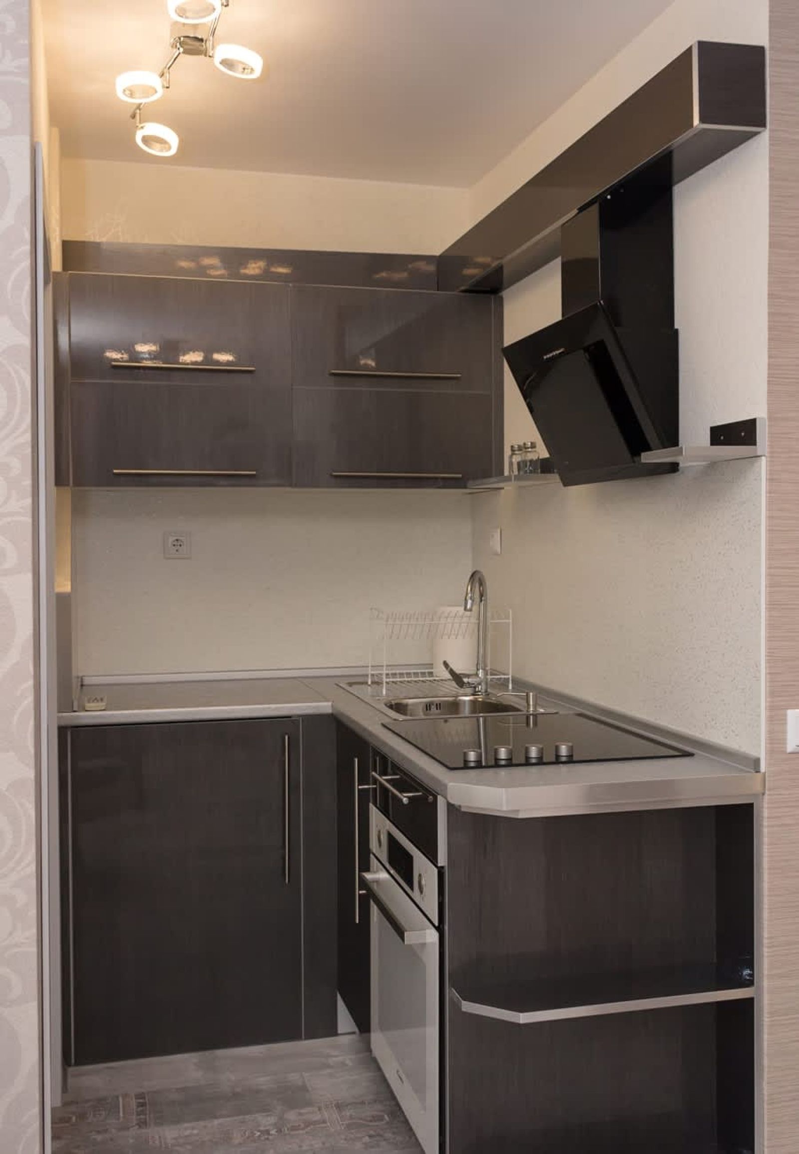 | PasteL | One-Bedroom Apartment with Balcony - Photo 9