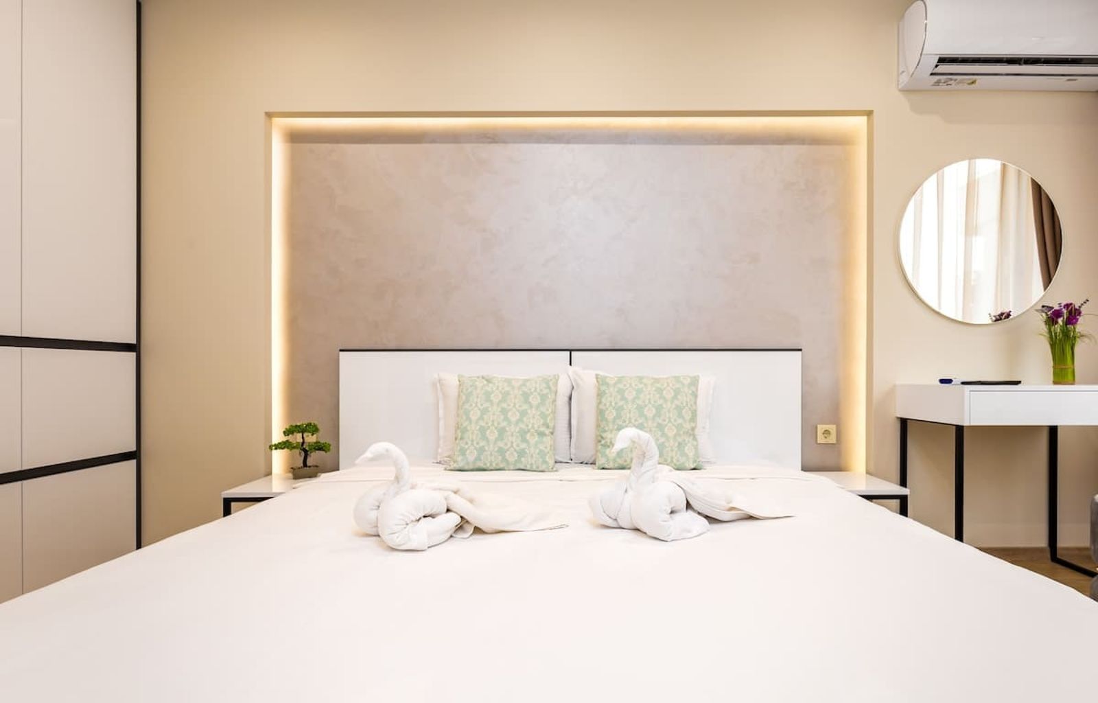 1-Bedroom Retreat near Plovdiv's Historic Old Town - Photo 10