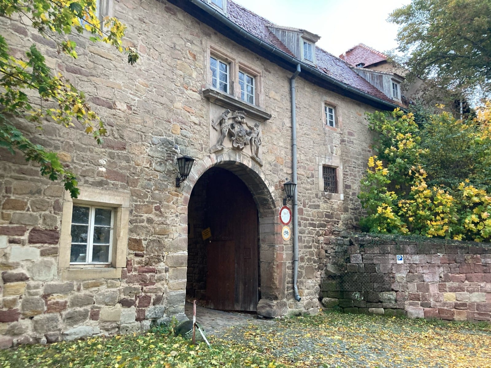 Castle of Burgscheidungen is a baroque secular building_34